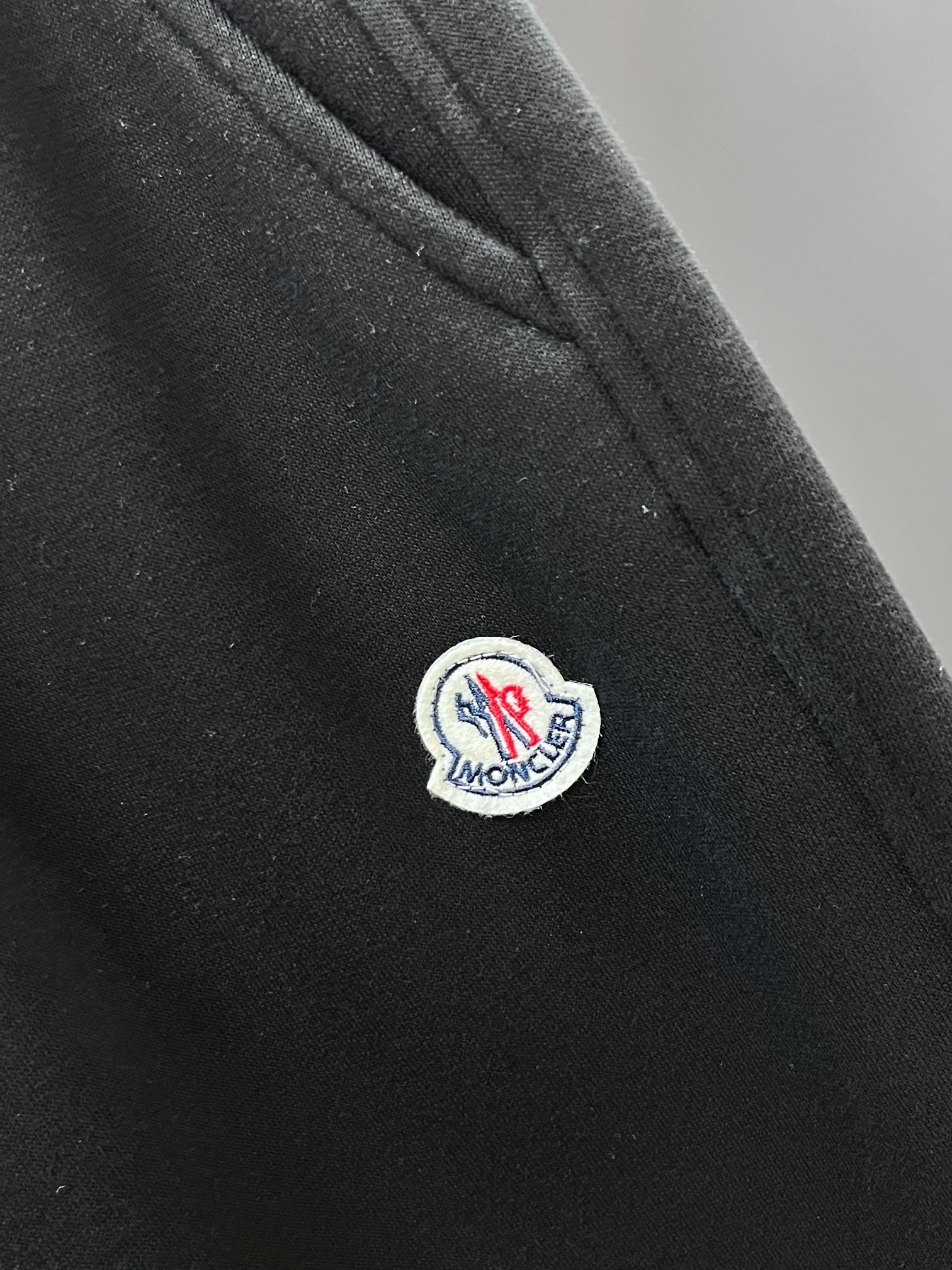 蒙口 2026秋冬新款休闲裤，高端版本，定制面料 透气舒适度高，细节无可挑剔，品牌元素设计理念，体现高品