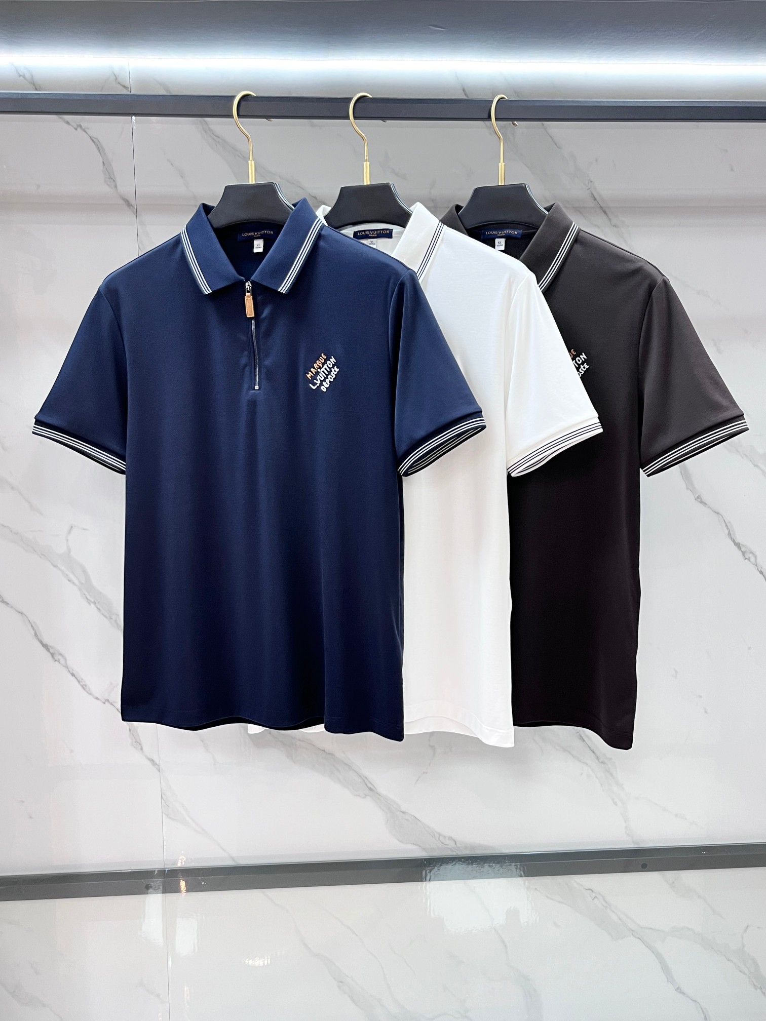 LV 2026新款高端商务Polo 白领 单位人士必入单品！ 休闲商务翻领短袖，科技面料，体感非常棒，手