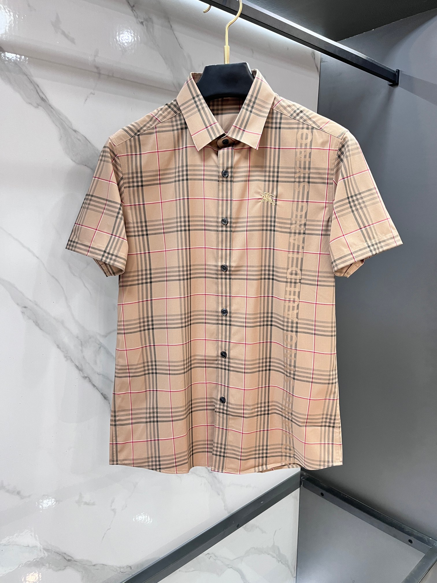 巴宝莉 官网1:1原单品质25ss新款秋冬格子对位衬衫原版3,200购入开发，面料采用100%锦纶定织格