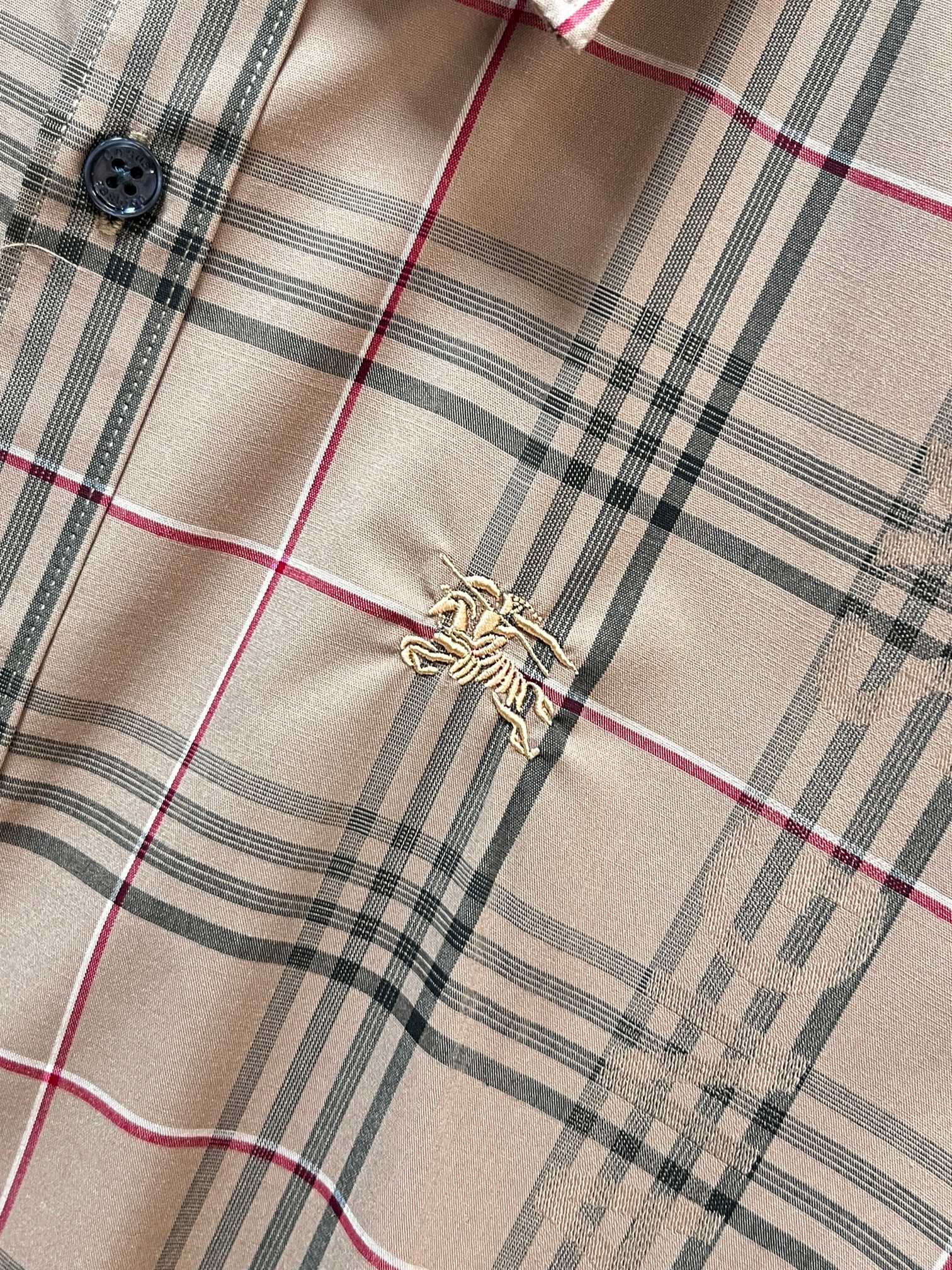 巴宝莉 官网1:1原单品质25ss新款秋冬格子对位衬衫原版3,200购入开发，面料采用100%锦纶定织格