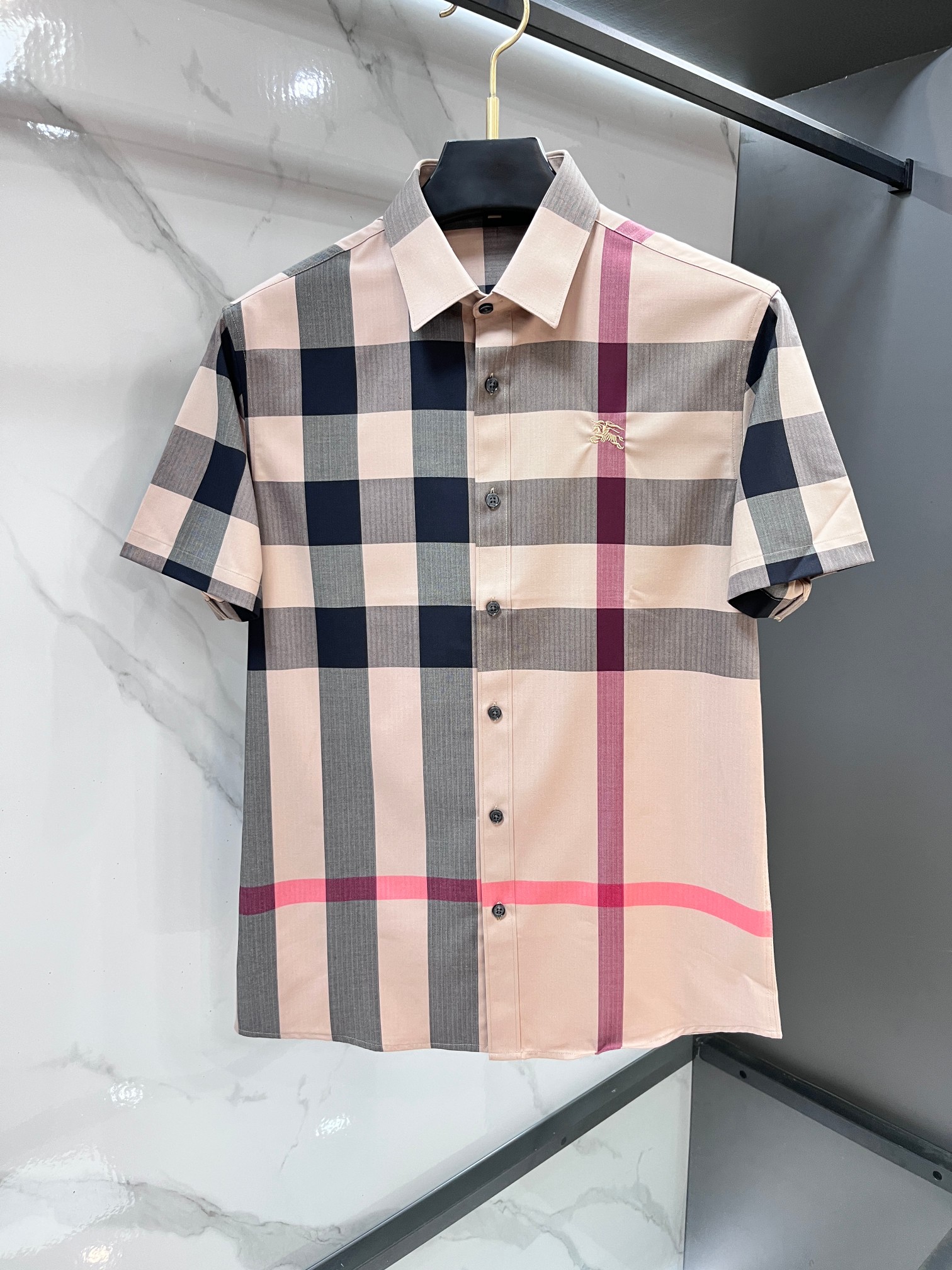 巴宝莉 官网1:1原单品质25ss新款秋冬格子对位衬衫原版3,200购入开发，面料采用100%锦纶定织格