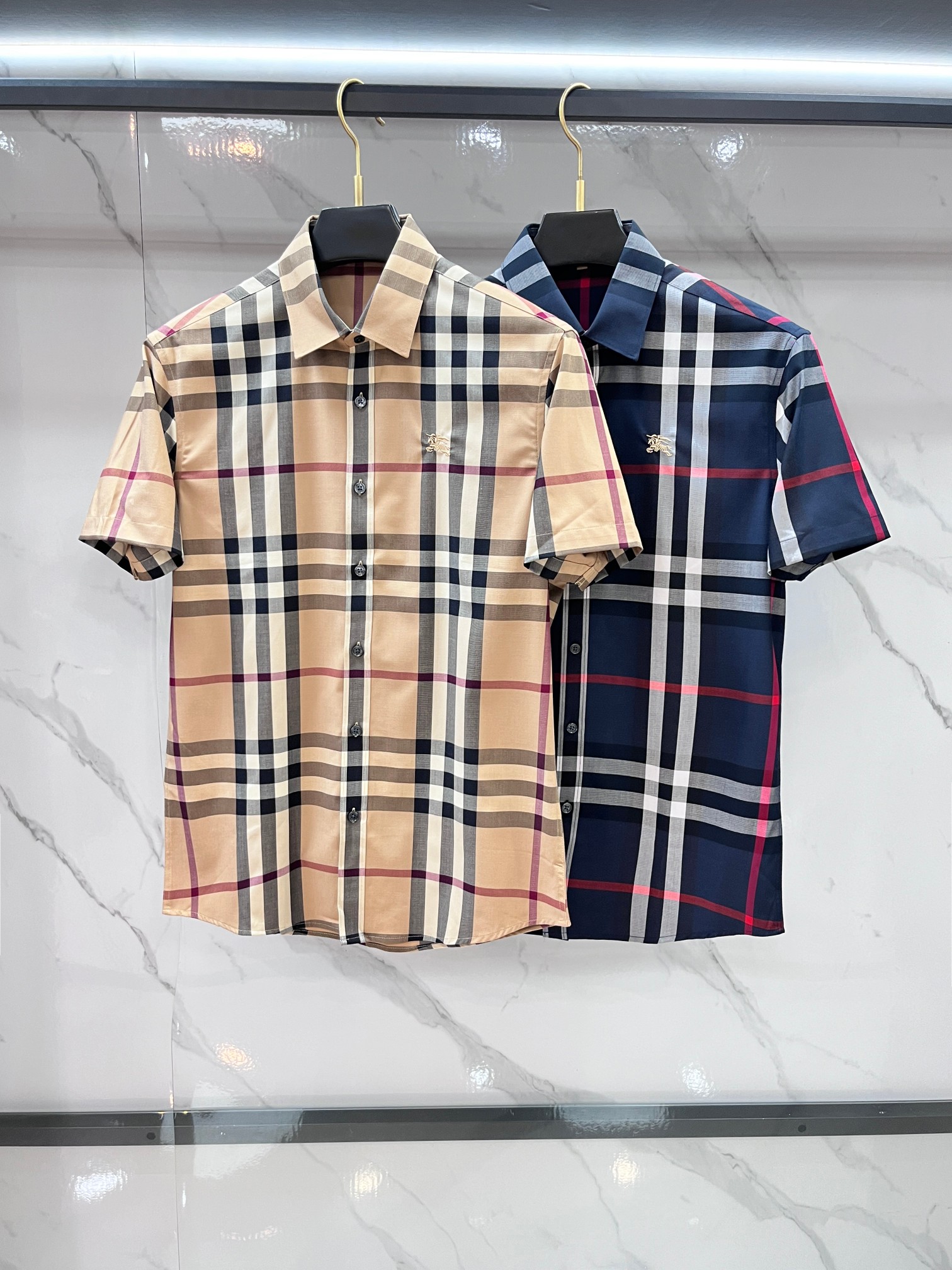 巴宝莉 官网1:1原单品质25ss新款秋冬格子对位衬衫原版3,200购入开发，面料采用100%锦纶定织格