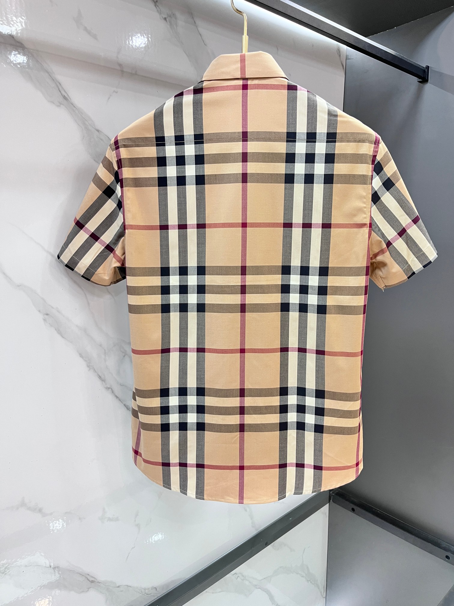 巴宝莉 官网1:1原单品质25ss新款秋冬格子对位衬衫原版3,200购入开发，面料采用100%锦纶定织格