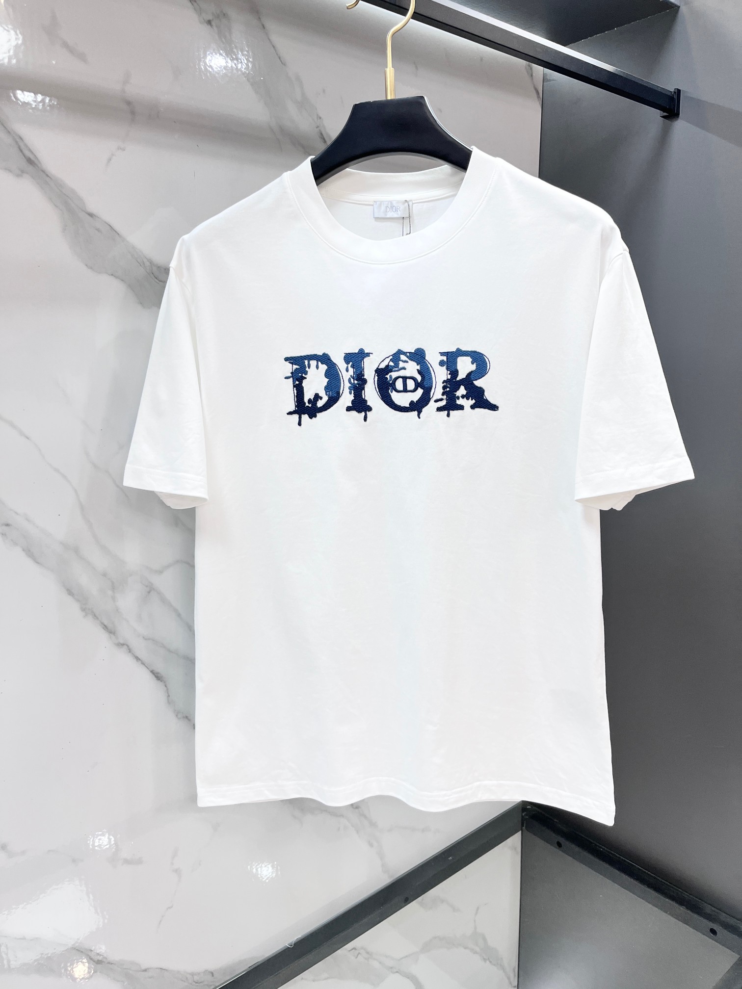 迪奥 春夏新款首发最新款短袖圆领T恤 高端订制 设计前卫时尚！品牌logo重工艺印花设计 .穿着舒适.级
