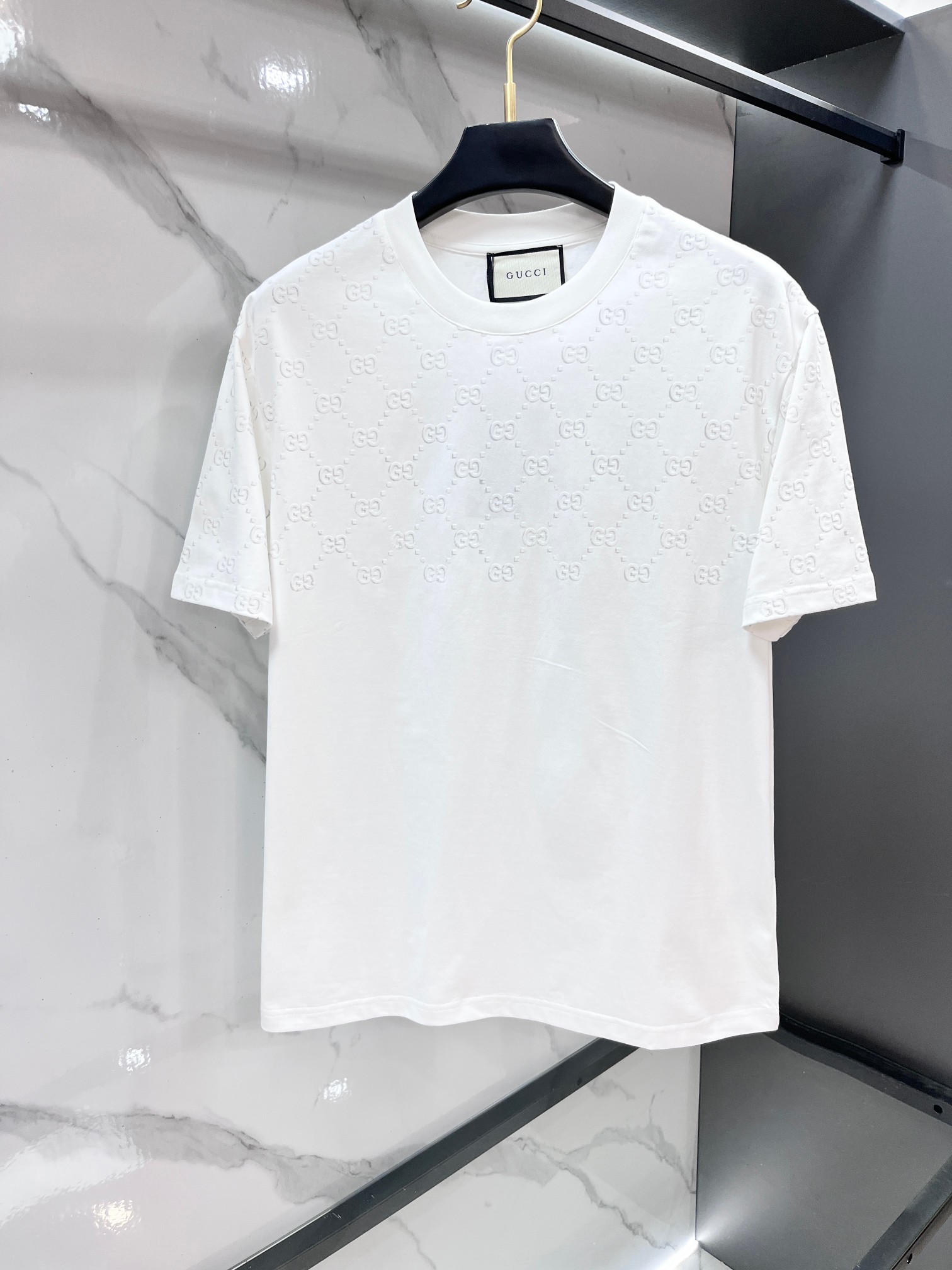 Gucci 春夏新款首发最新款短袖圆领T恤 高端订制 设计前卫时尚！品牌logo重工艺印花设计 .穿着舒