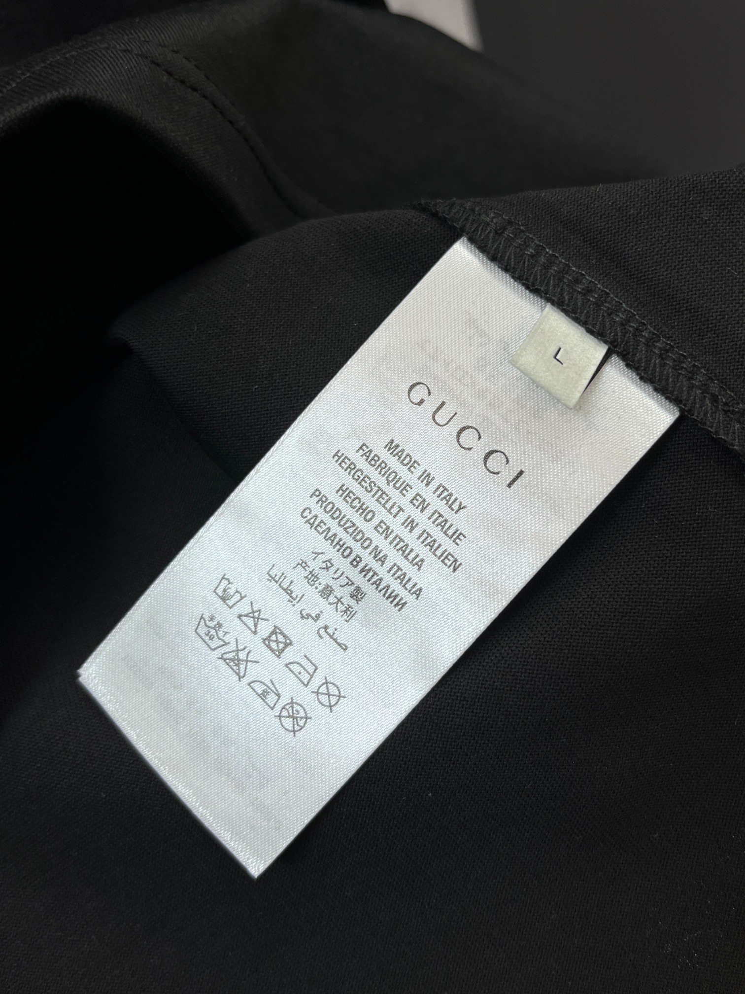 Gucci 春夏新款首发最新款短袖圆领T恤 高端订制 设计前卫时尚！品牌logo重工艺印花设计 .穿着舒