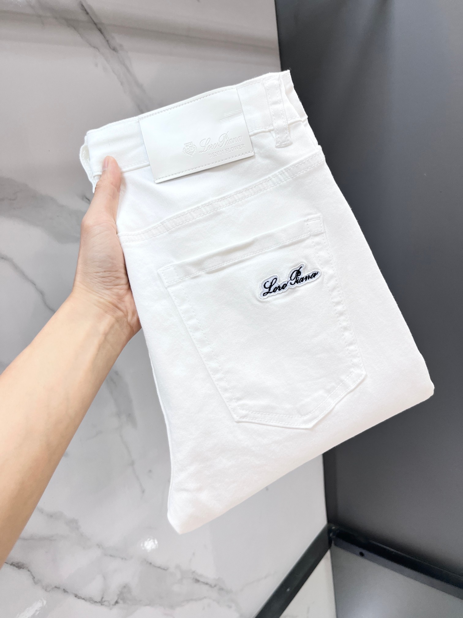 Loro piana 🔥高端定制、2026早秋最新款牛仔裤 柜台同步发售 原版定制 客供五金辅料 原单品