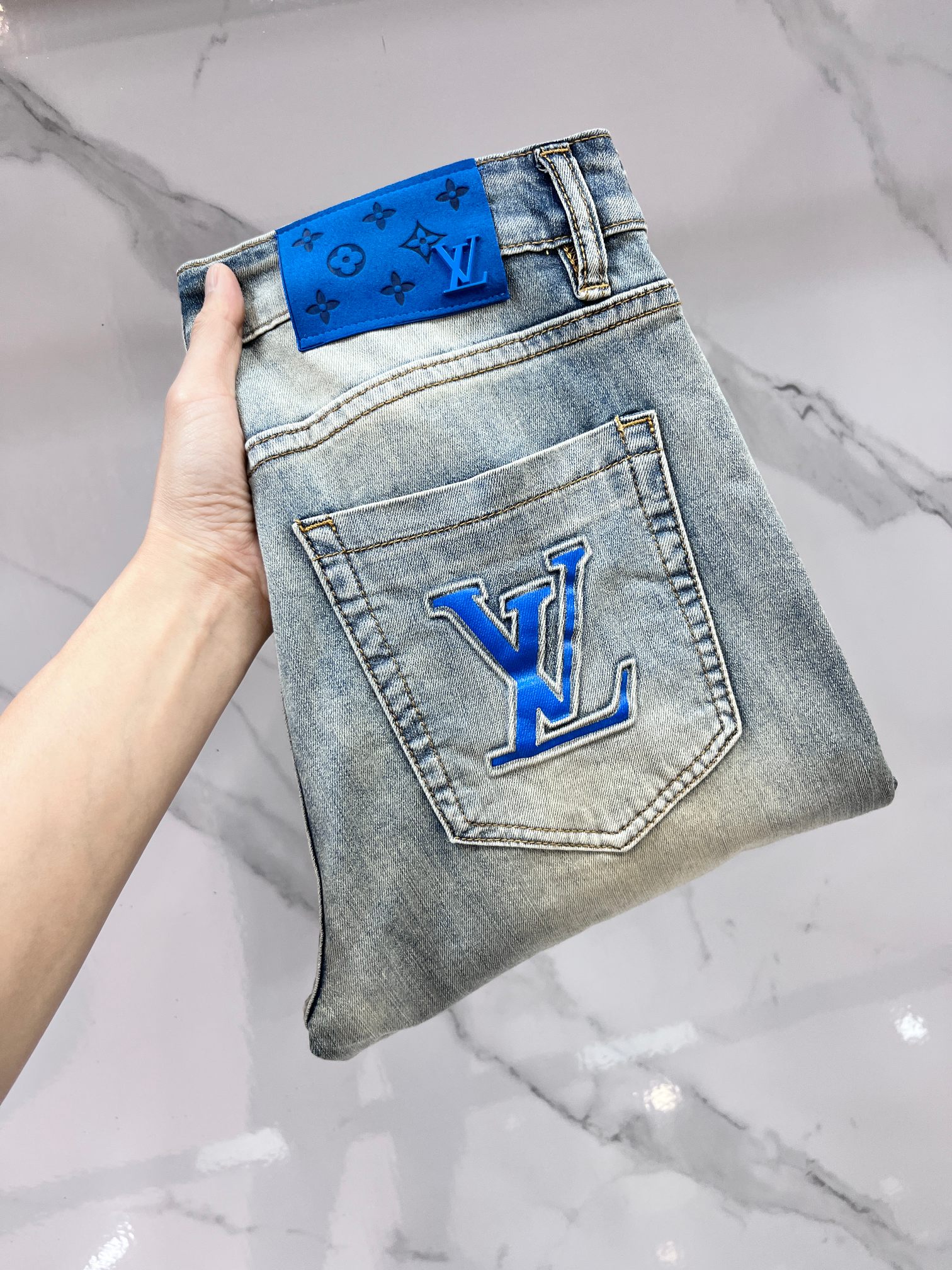 Lv 🔥高端定制、2026早秋最新款牛仔裤 柜台同步发售 原版定制 客供五金辅料 原单品质 进口固色牛仔