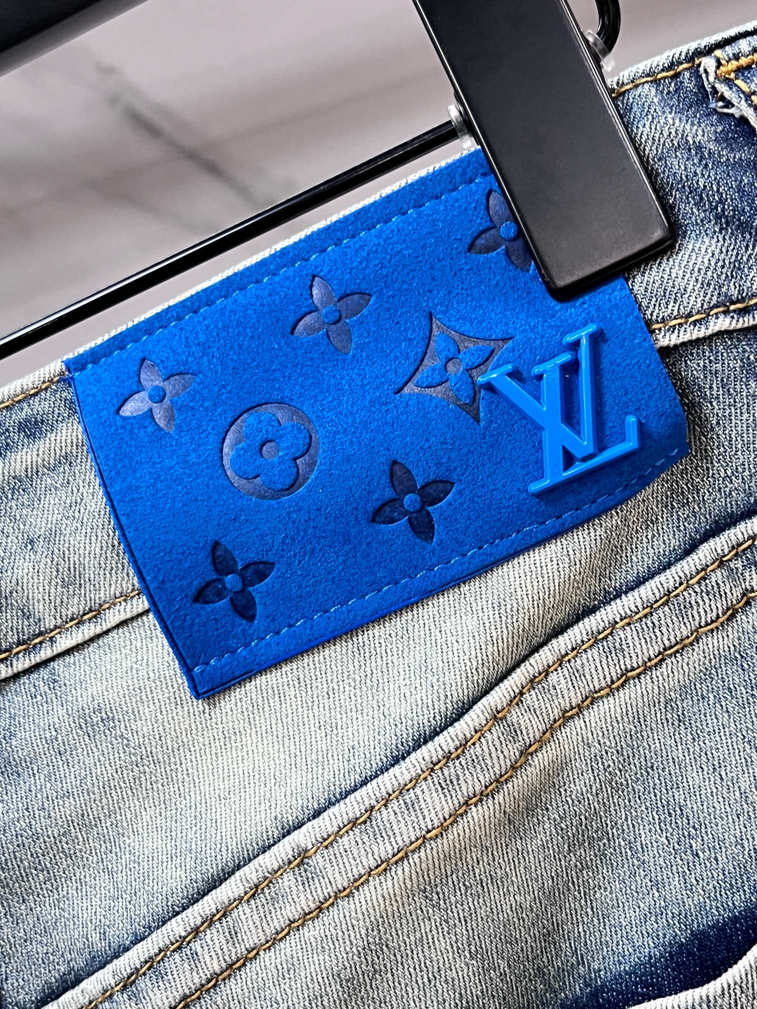 Lv 🔥高端定制、2026早秋最新款牛仔裤 柜台同步发售 原版定制 客供五金辅料 原单品质 进口固色牛仔