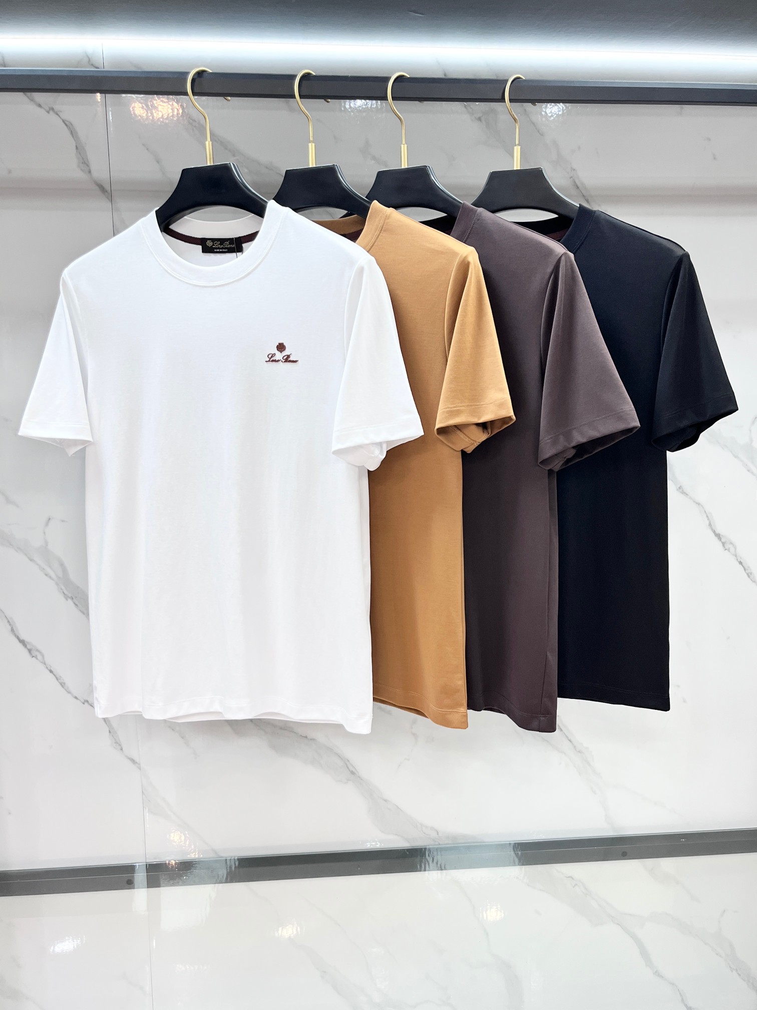 Loro piana 春夏新款首发最新款短袖圆领T恤 高端订制 设计前卫时尚！品牌logo重工艺印花设计