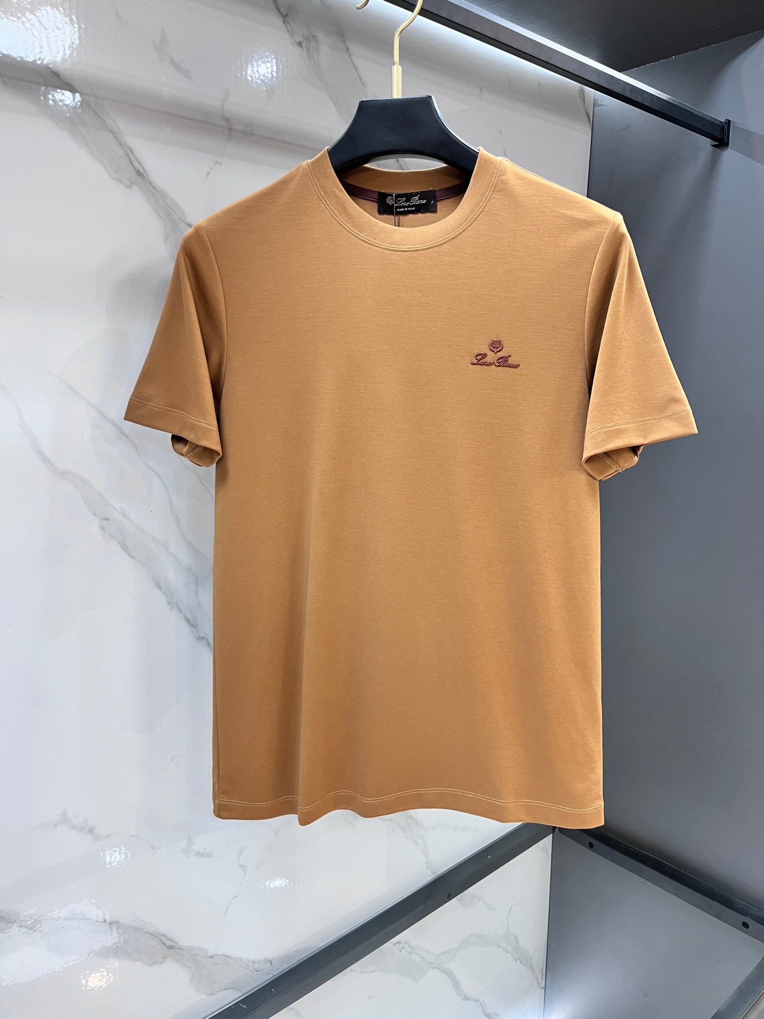 Loro piana 春夏新款首发最新款短袖圆领T恤 高端订制 设计前卫时尚！品牌logo重工艺印花设计