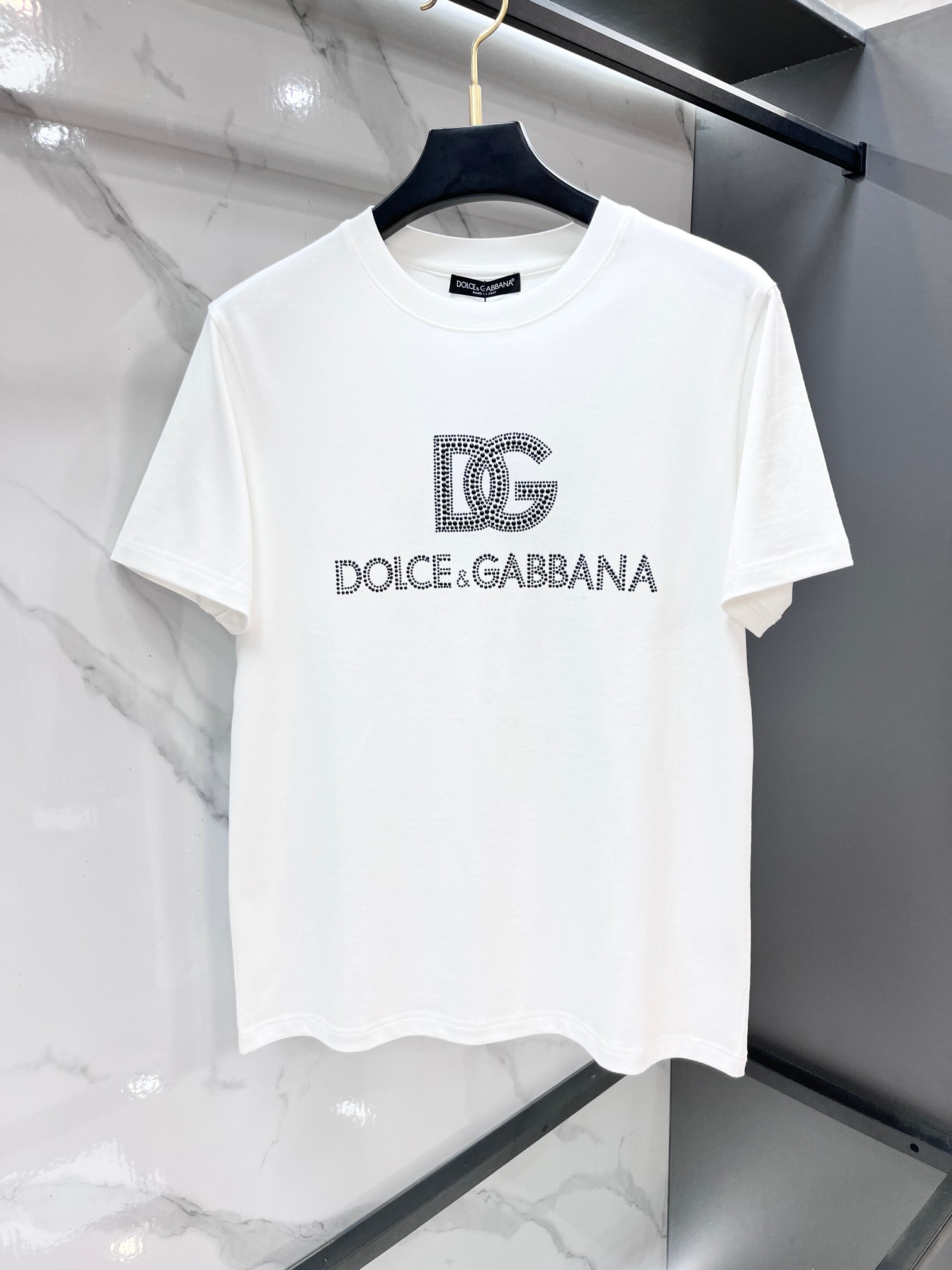 Dg 2026春夏新款首发专柜最新款短袖圆领T恤 高端订制 设计前卫时尚！品牌logo重工艺设计 高端定