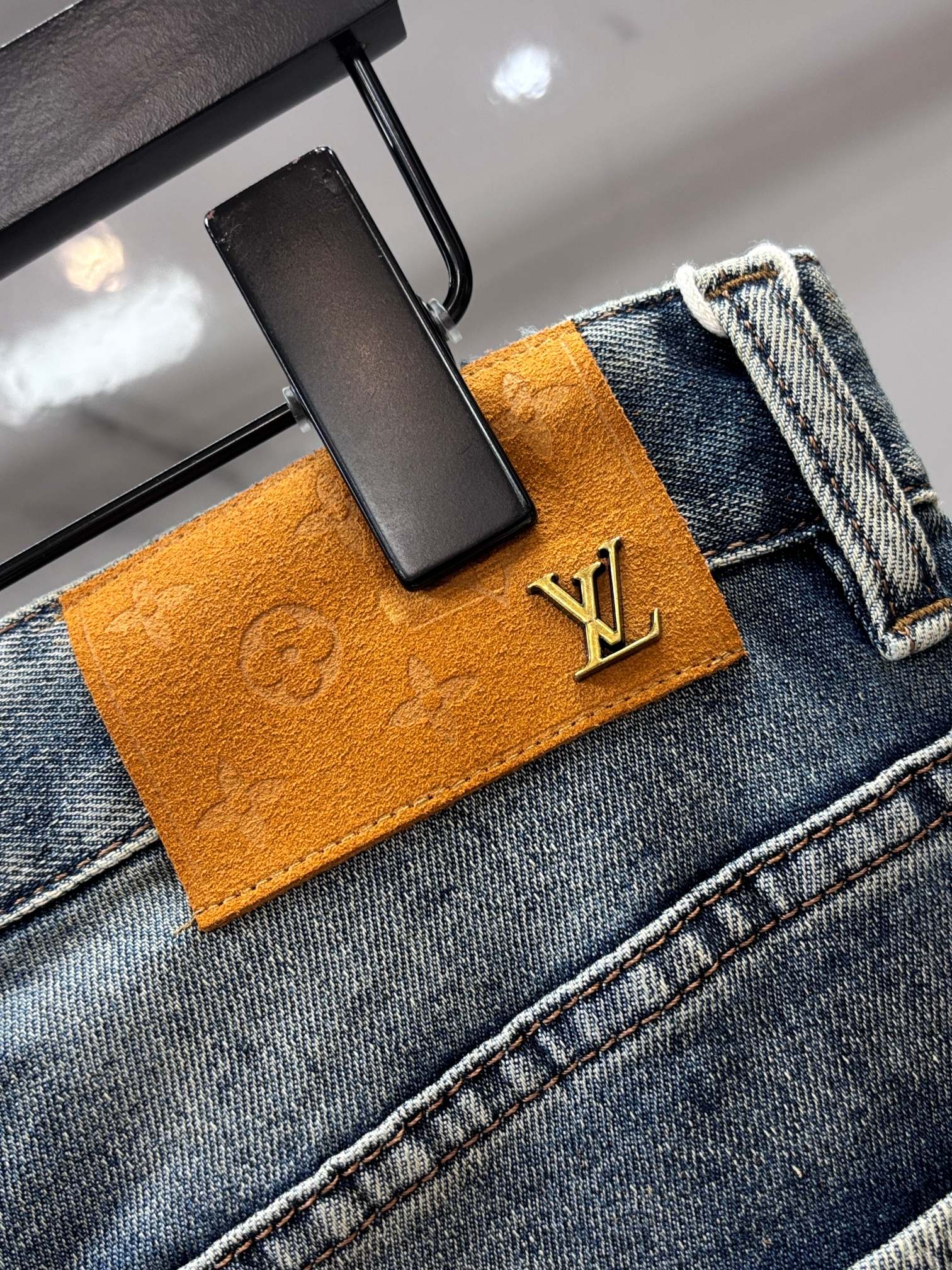 Lv 🔥高端定制、2026早秋最新款牛仔裤 柜台同步发售 原版定制 客供五金辅料 原单品质 进口固色牛仔