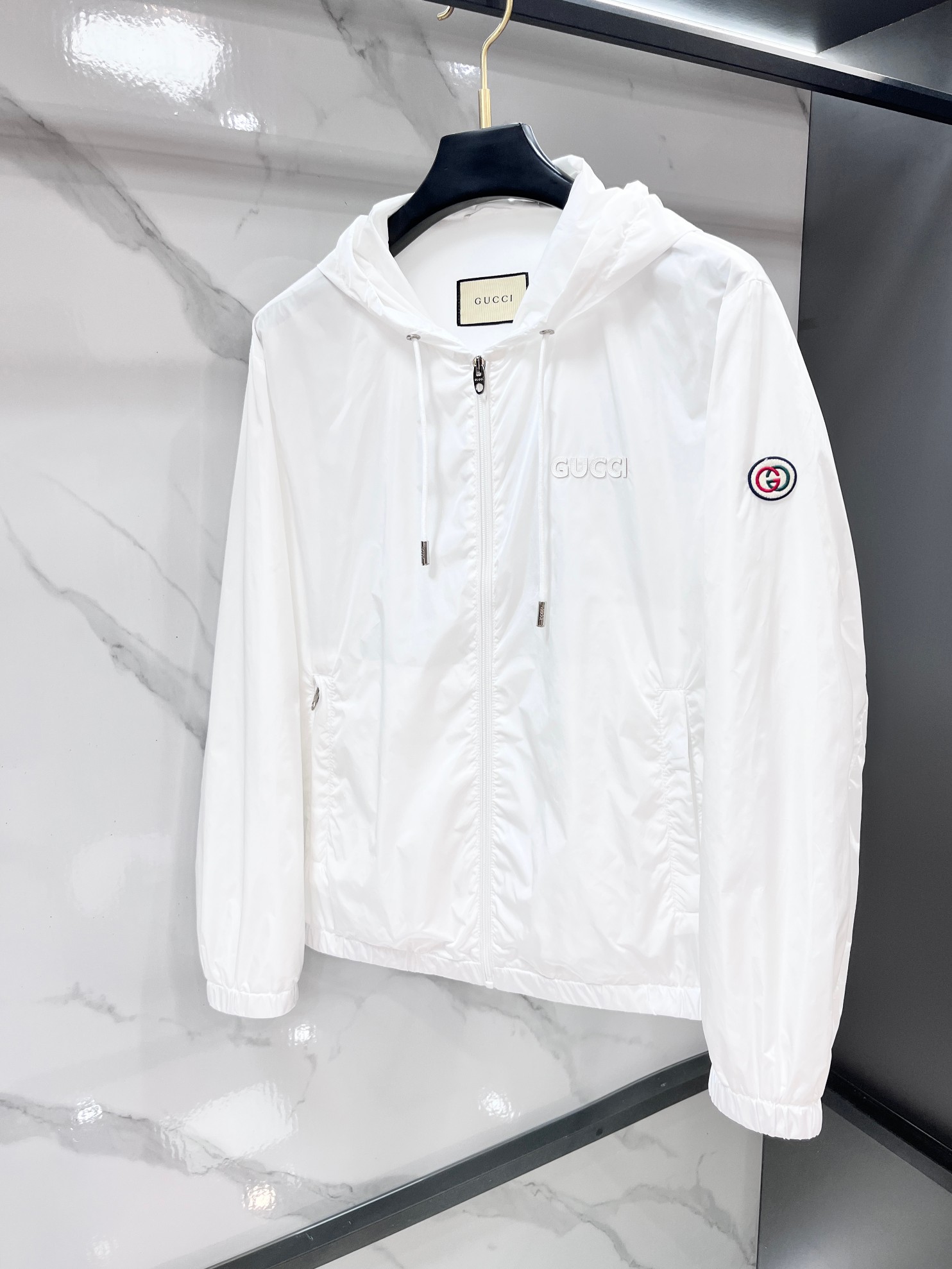 Gucci 官网同款，提前发售！2026ss开秋新款男士夹克外套，原单三标齐全高端版本！，定制面料透气舒