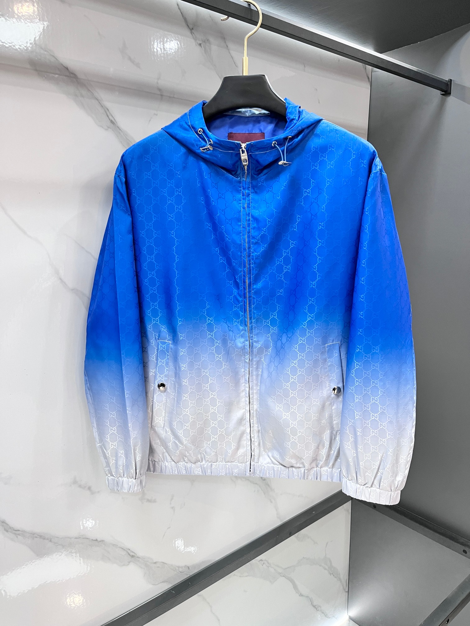 Gucci 官网同款，提前发售！2026ss开秋新款男士夹克外套，原单三标齐全高端版本！，定制面料透气舒