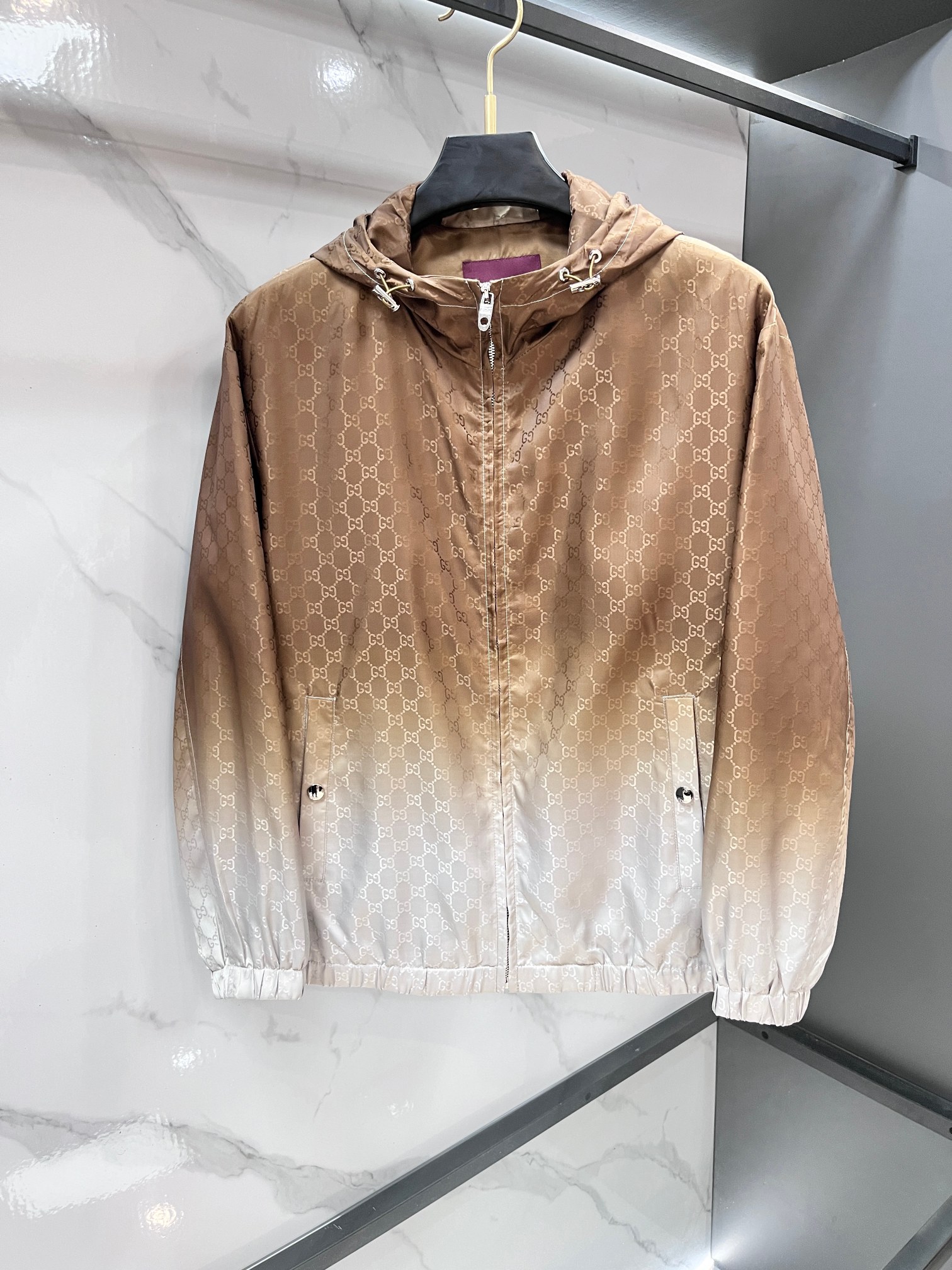 Gucci 官网同款，提前发售！2026ss开秋新款男士夹克外套，原单三标齐全高端版本！，定制面料透气舒
