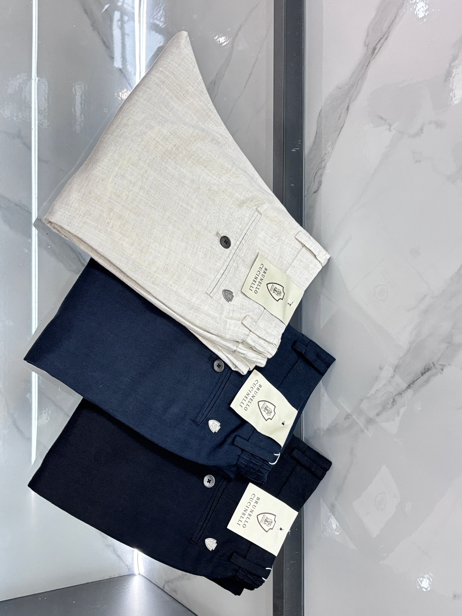 NO:777804,BC counter's hot-selling new casual trousers, top-end shipments, truly top-notch OEM factories with strict processes, suitable for various high-end gathering places, can also be worn with casual jackets, professional development and research for 3 months, perfect fit!  Super comfortable, business fashion style!  ……………………………………………………………… Size30-40,,jackets & coats,19860909BC 专柜热销新款休闲西裤,顶级高端出货,真正顶级代加工厂严格工序,适合出示各种聚会高级场所,亦可休闲外套搭穿,专业开发研究3个月调制,版型上身绝对！舒适度超高 商务时尚款 ！…………………………………………………… Size30-40,,jackets & coats,,Men's clothing