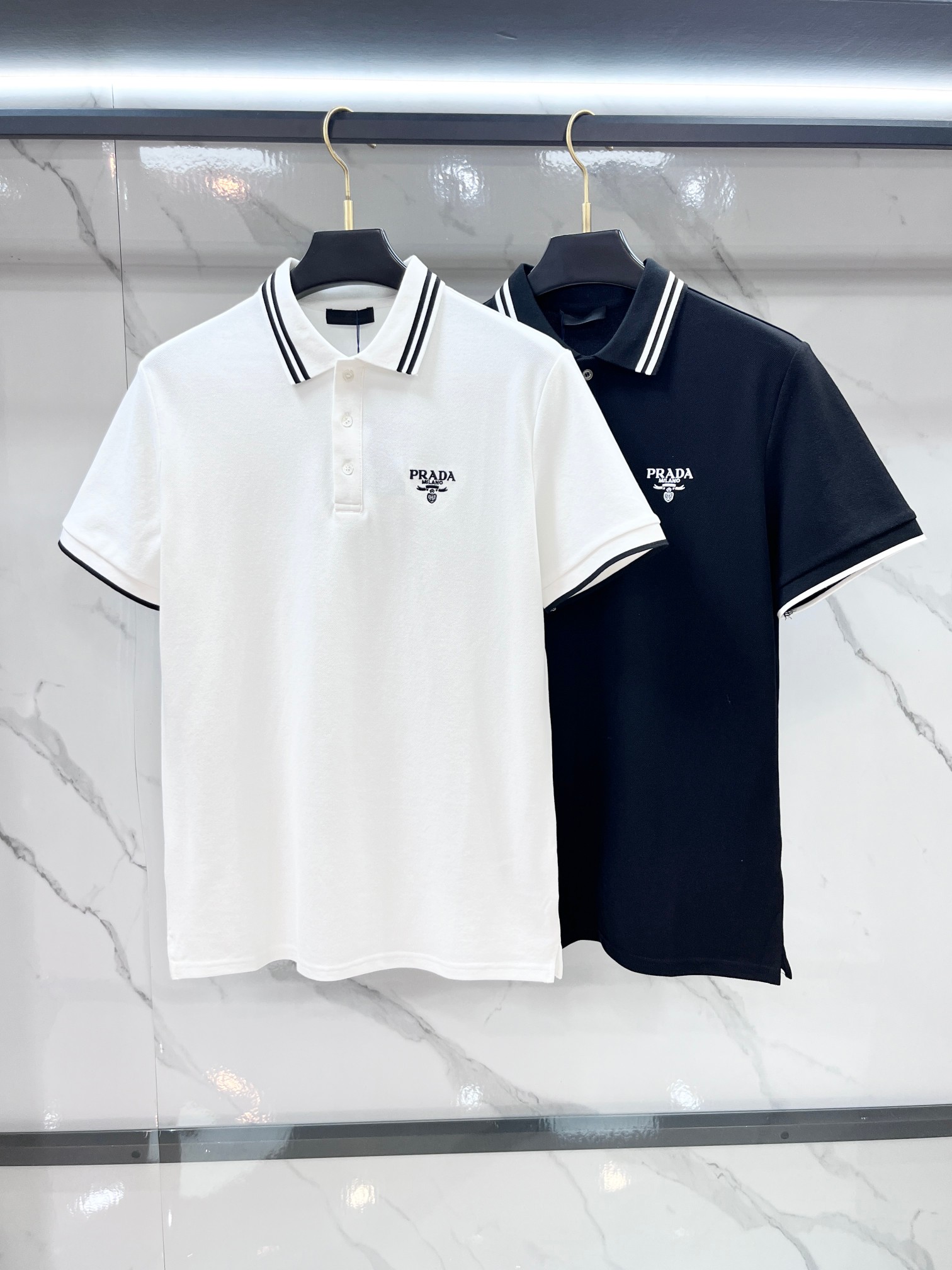 普拉达 2026ss夏季专柜新款男士翻领Polo衫！高端男装的天花板级别的商务男款！简约时尚大气不失优雅