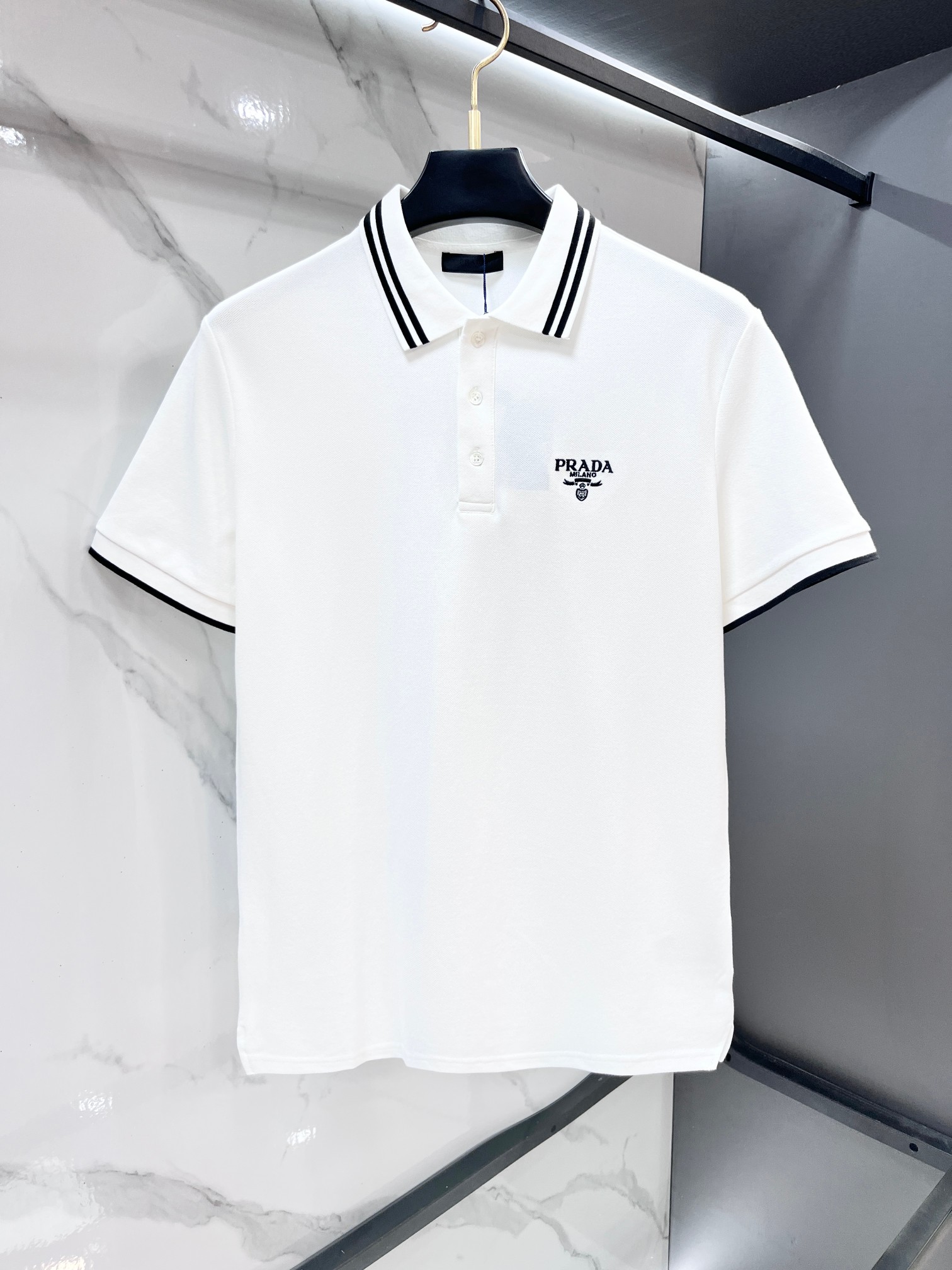 普拉达 2026ss夏季专柜新款男士翻领Polo衫！高端男装的天花板级别的商务男款！简约时尚大气不失优雅