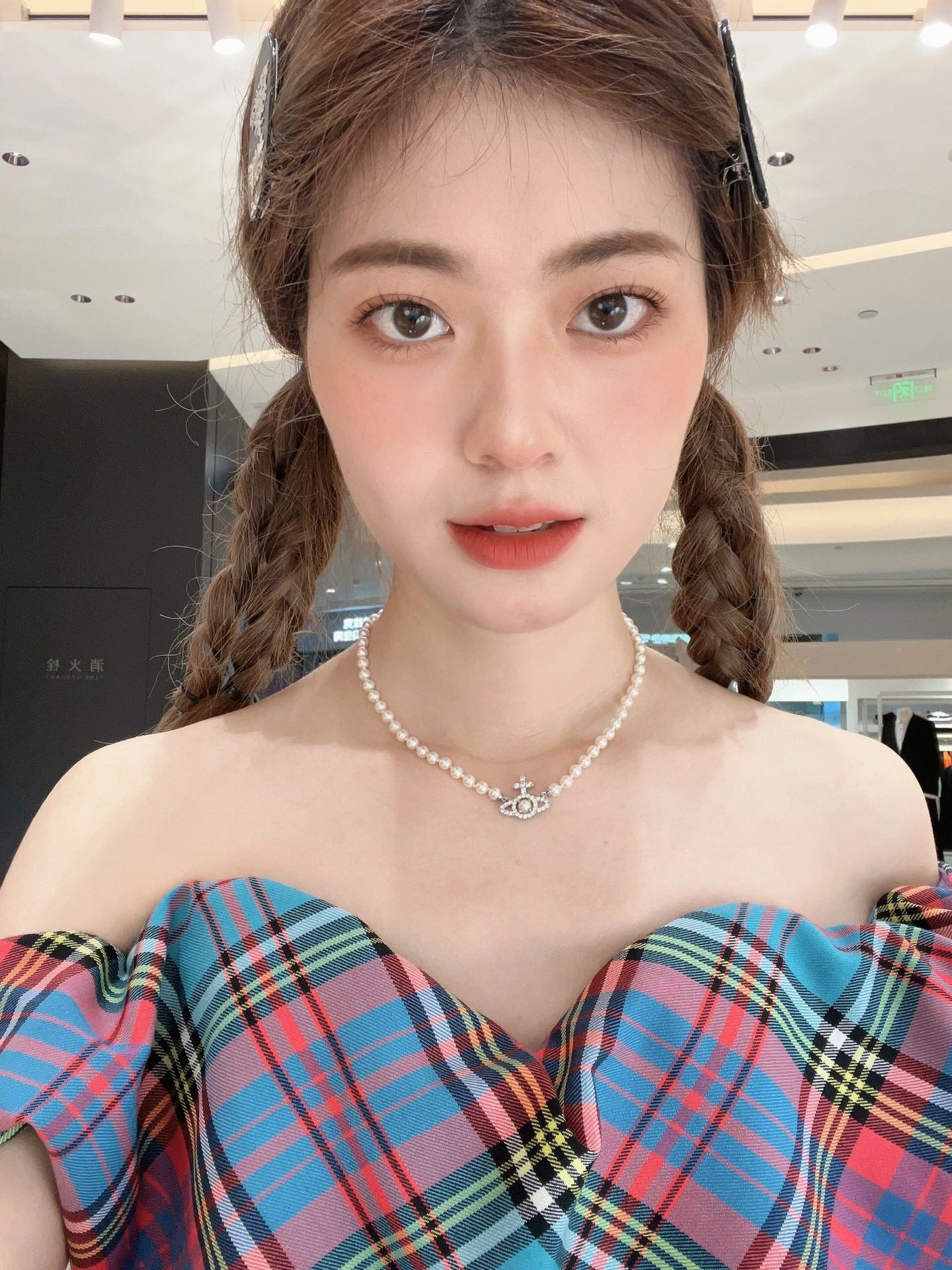 비비안웨스트우드 새턴 라인스톤 목걸이 65182 이미지 3