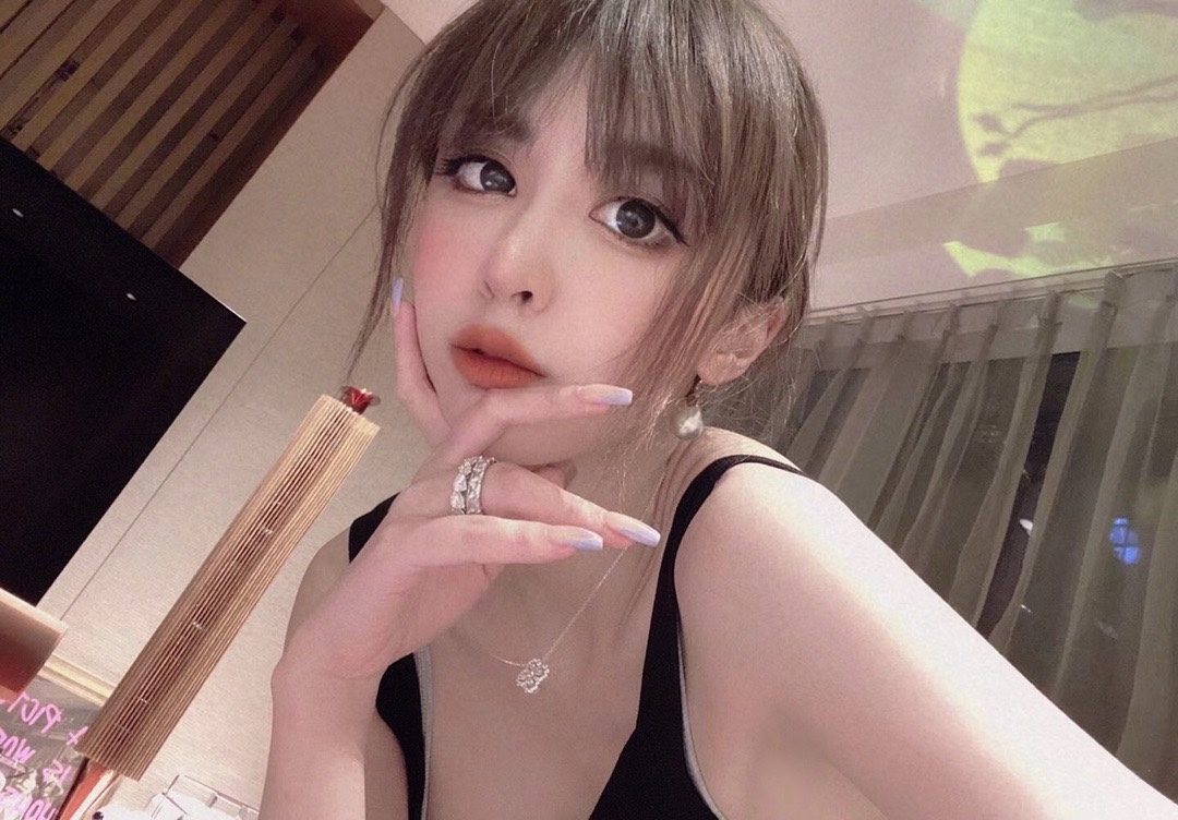 해리윈스턴 루프 다이아몬드 목걸이 71819 이미지 2