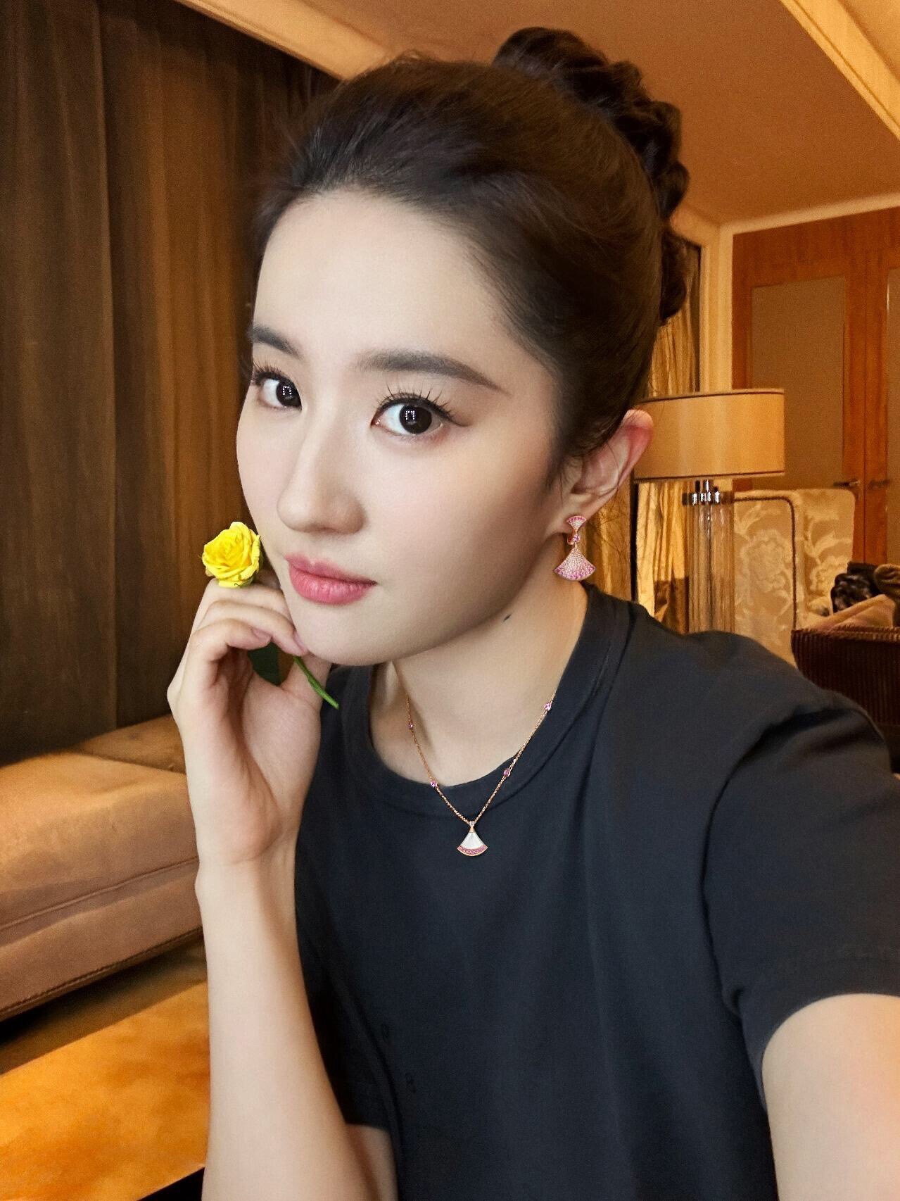 불가리 디바즈 드림 로즈골드 귀걸이 64819 이미지 4