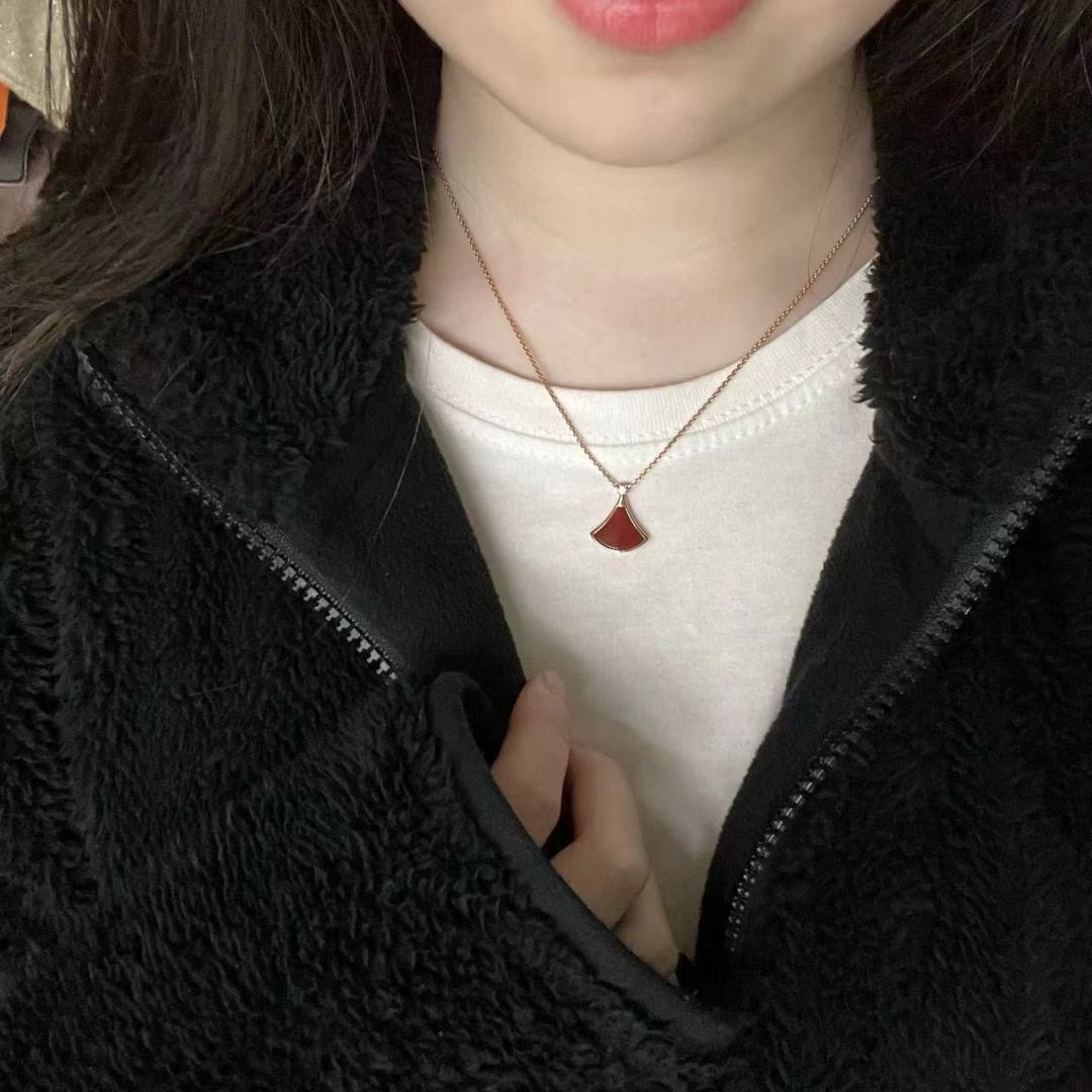 불가리 디바드림 로즈골드 다이아몬드 목걸이 64400 이미지 9