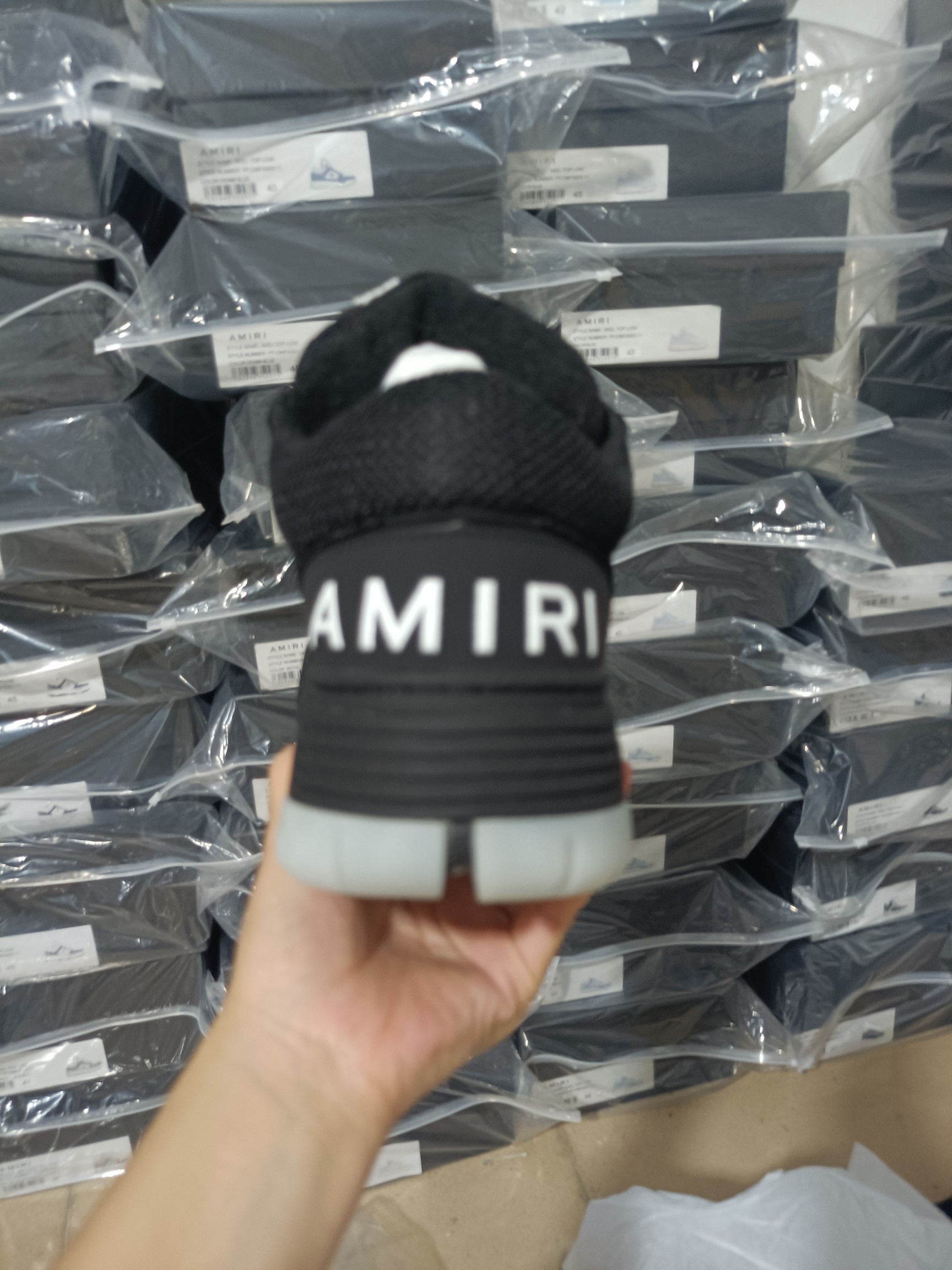 Amir Amiri’s 2025 Ma-1 Bread Shoes: Top Version with Unique Design - 图片 3