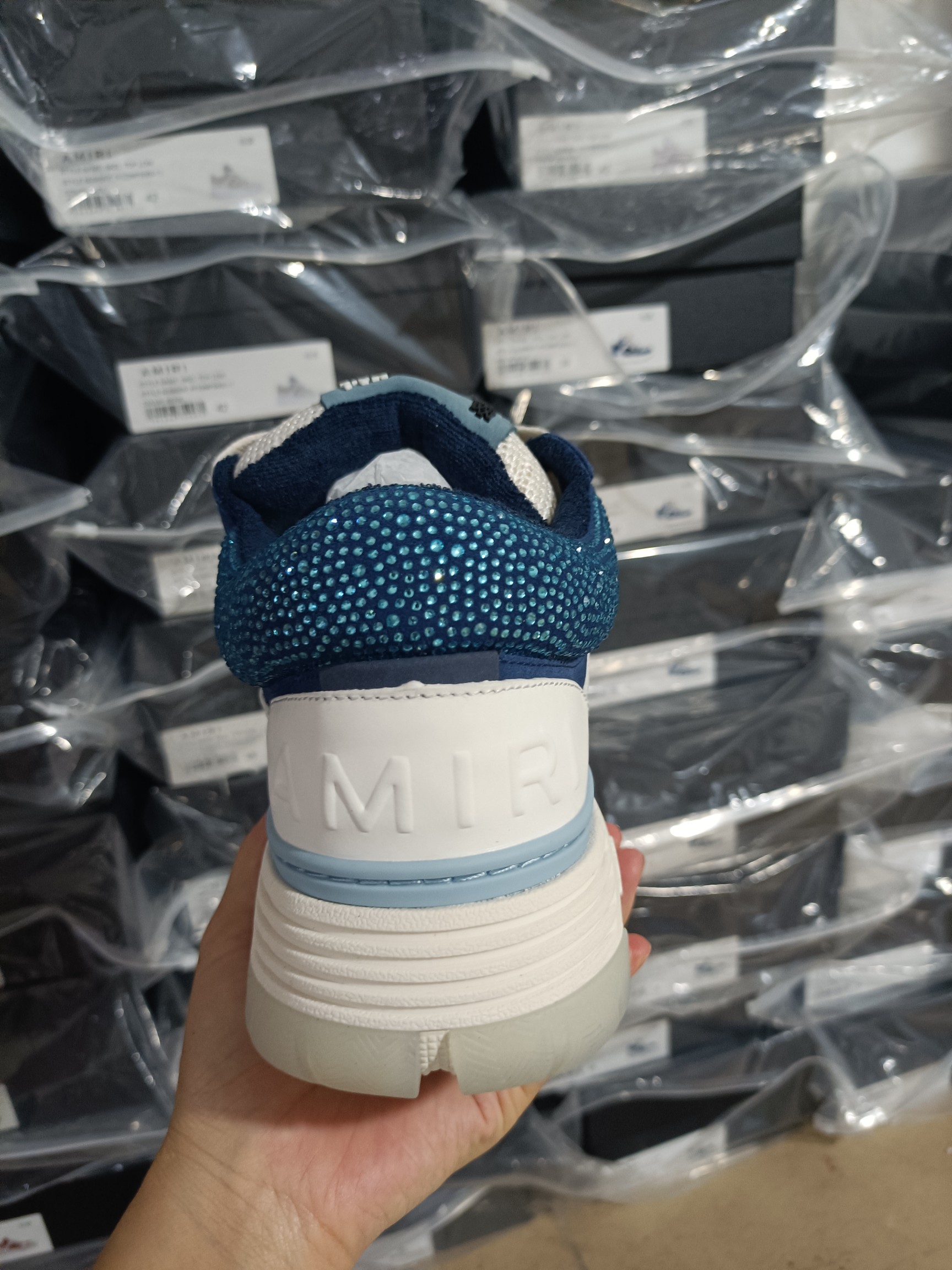 Amiri Amiri’s New Ma-1 Bread Shoes for Spring/Summer 2025: Fashionable Sneakers with Unique Design - 图片 3