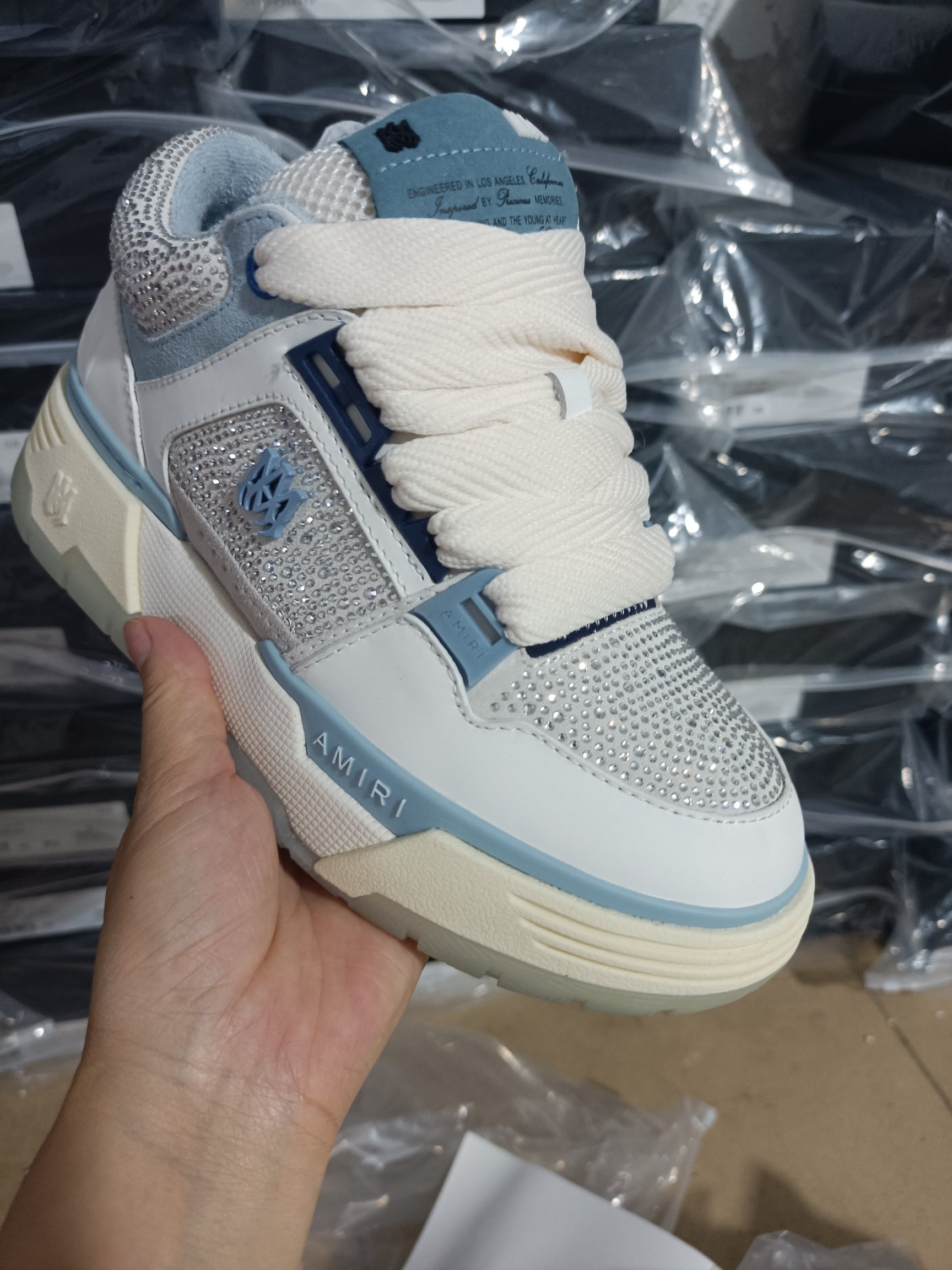 Amiri Amiri’s Ma-1 Bread Shoes: Vibrant Colors and Unique Design for 2025. - 图片 4