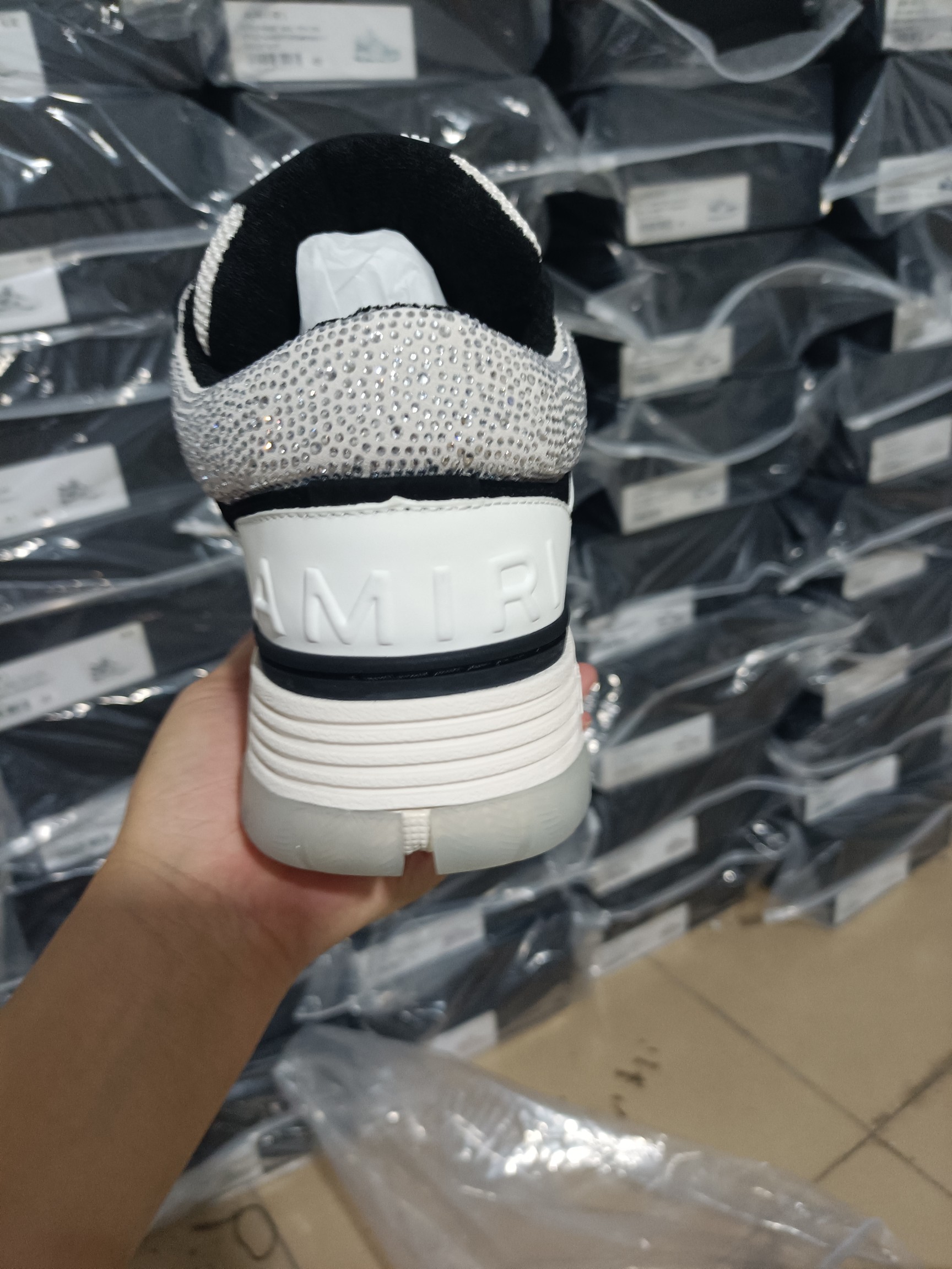 Amiri Amiri’s New Ma-1 Bread Shoes for Spring/Summer 2025: Lovers’ Leisure Sneakers - 图片 3