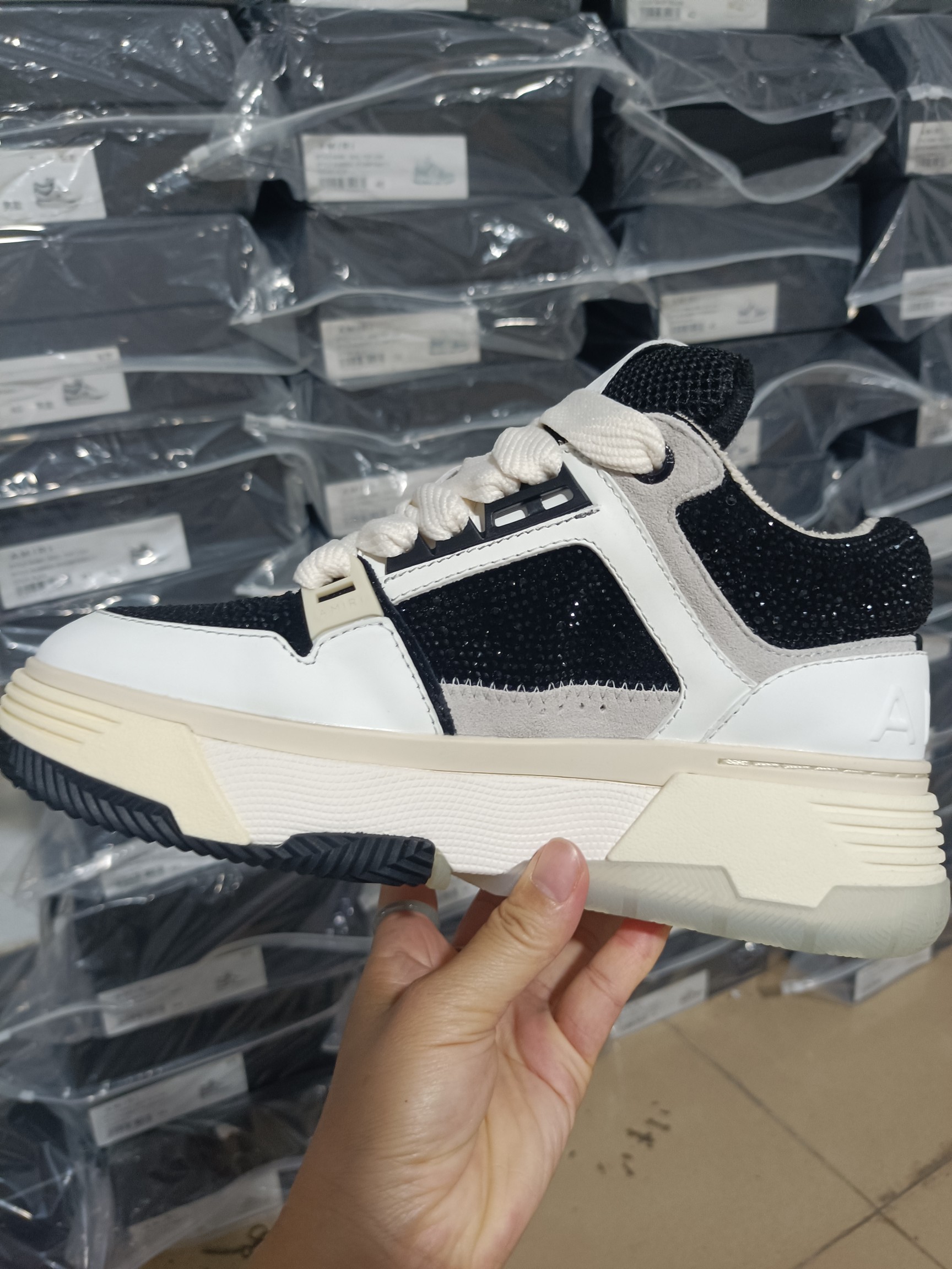 Amiri Amiri’s New Ma-1 Bread Shoes for Spring/Summer 2025: Vibrant, Customized Sneakers - 图片 4