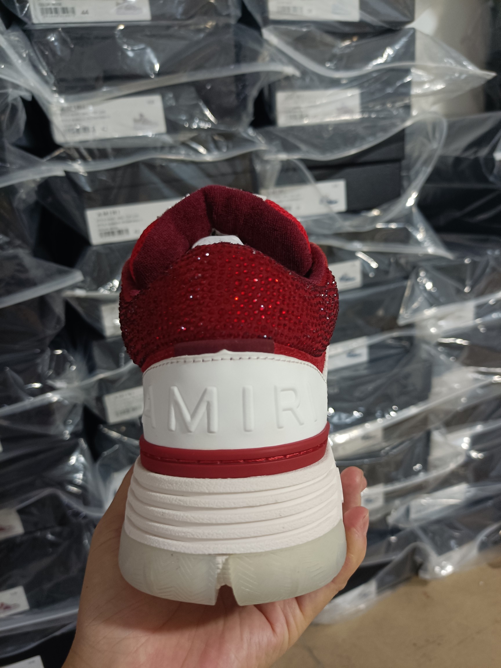 Amir Amiri’s 2025 Ma-1 Bread Shoes: Vibrant Colors, Unique Design, High Quality Materials - 图片 3