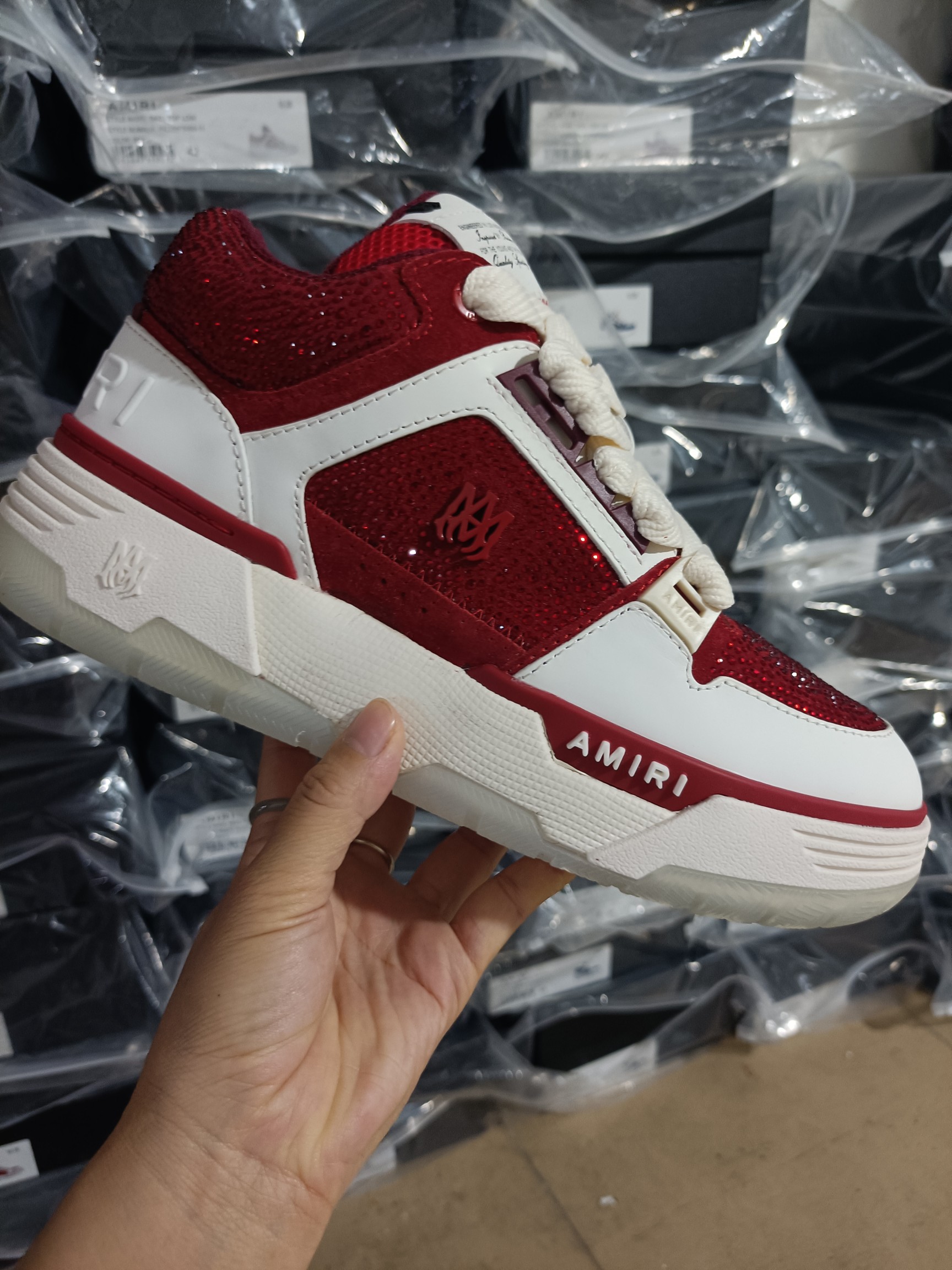 Amir Amiri’s 2025 Ma-1 Bread Shoes: Vibrant Colors, Unique Design, High Quality Materials - 图片 1