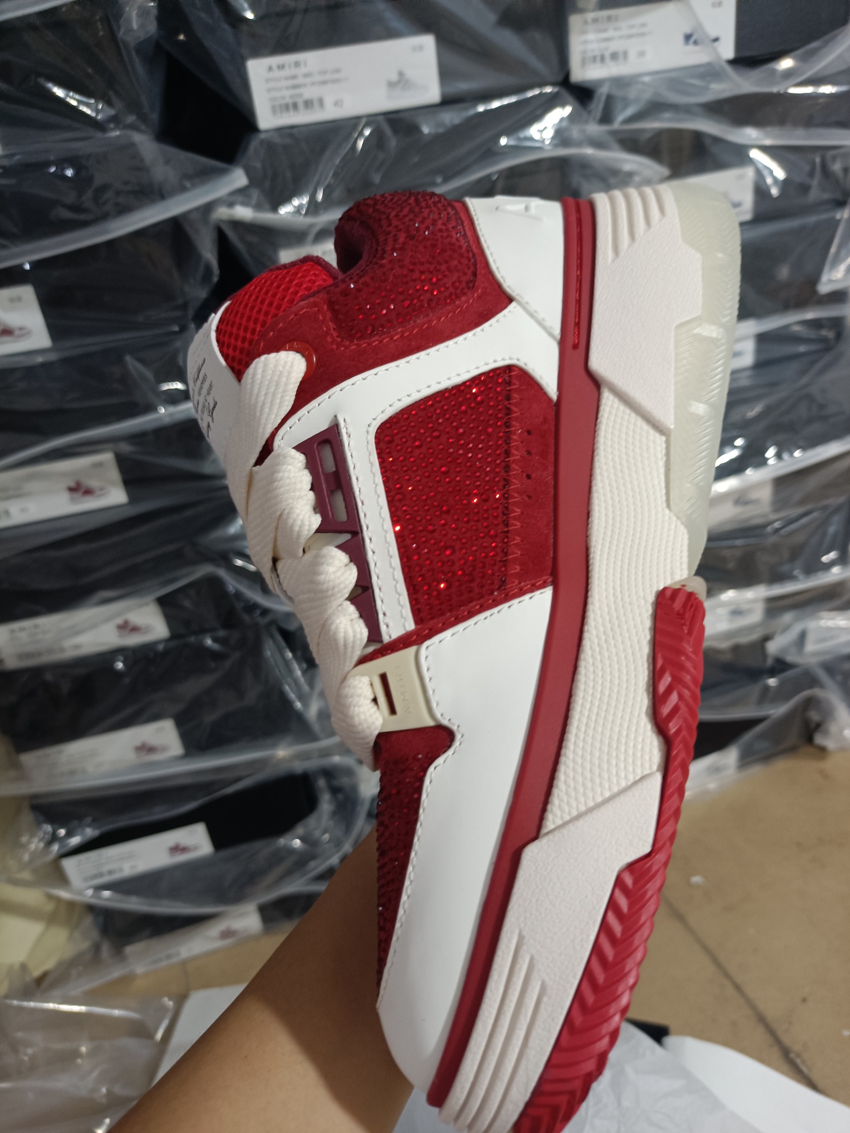 Amir Amiri’s 2025 Ma-1 Bread Shoes: Vibrant Colors, Unique Design, High Quality Materials - 图片 4