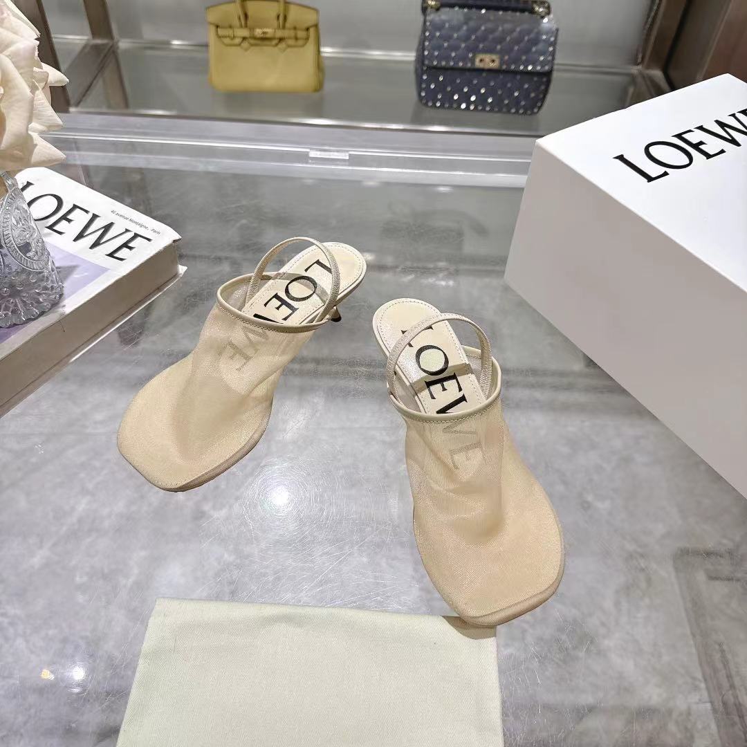 NO:390851,LOEWE 2025 latest hit sandals, original 1:1 development Fabric: imported elastic mesh inner footbed: sheepskin Outsole: TPU anti-slip wear-resistant sole Code: 35-41 Heel height-4.5cm, split-toe shoes, loewe, loewe, slippers, sheepskin19860909LOEWE罗意威2025最新爆款凉拖鞋,原版1:1开发 面料:进口弹力网布 内里垫脚:羊皮 大底:TPU防滑耐磨底 配码:35-41 跟高-4.5cm,分趾鞋,loewe,loewe,slippers,sheepskin,Women's Shoes