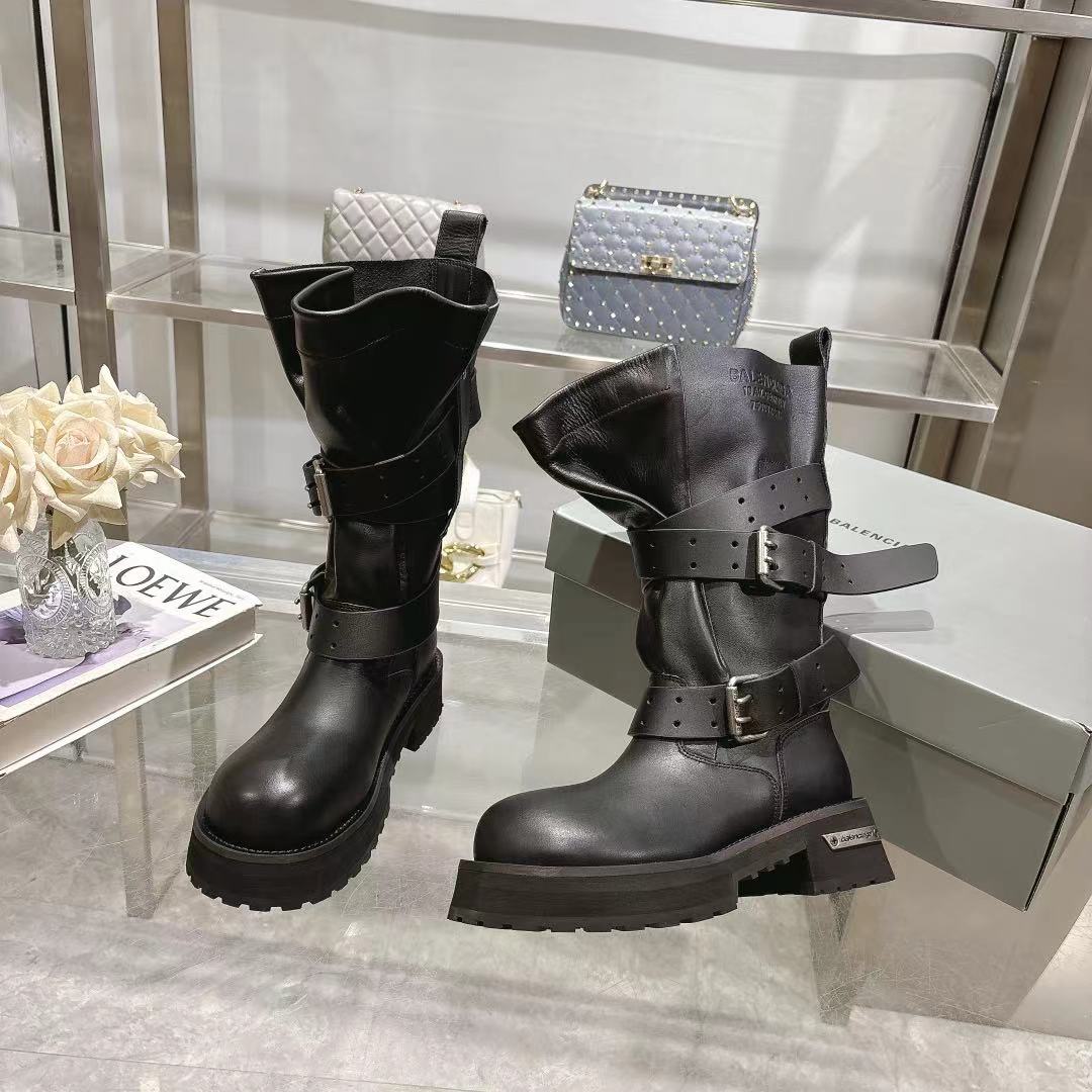 NO:575177,[BALENCIAGA] 12-inch women's size is small, couple style, women's size 35-40, men's size 40-45 (women's 40, men's 45 are not returned or exchanged) 2025 Balenciaga venom boots. Upper layer of calfskin, lining of cowhide, outsole rubber sole,,balenciaga,balenciaga,boots,cowhide19860909【BALENCIAGA】12寸女码少 情侣款,尺寸女码35-40,男码40-45（女40,男45订做不退换） 2025巴黎世家Balenciaga毒液靴. 鞋面头层小牛皮 内里牛皮 大底橡胶底,,balenciaga,balenciaga,boots,cowhide,Men's shoes