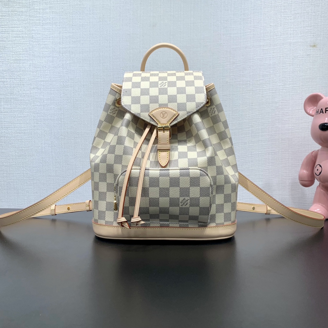 NO:187244,Genuine grade original leather model number N00120 This Montsouris small backpack is made of gravure printing and has classic Damier Azur pattern, with bright metal parts and contrasting leather trim sublimated elegant style. Enriched space to easily store daily needs, zippered front pockets make small items safe and easy to follow, and adjustable canvas shoulder straps ensure a comfortable fit. 30 x 18 x 28 cm (height x width x length), Genuine grade LV, louis vuitton19860909正品级 原厂皮 款号N00120 本款 Montsouris 小号双肩包采用凹版印制工艺铺陈经典 Damier Azur 图案,以莹亮金属件和撞色皮革饰边升华雅致格调.充裕空间可轻松收纳日常所需,拉链前袋令小物稳妥随行,可调节帆布肩带确保舒适贴合. 30 x 18 x 28 厘米 (高 x 宽 x 长度),正品级LV,louis vuitton,Bag