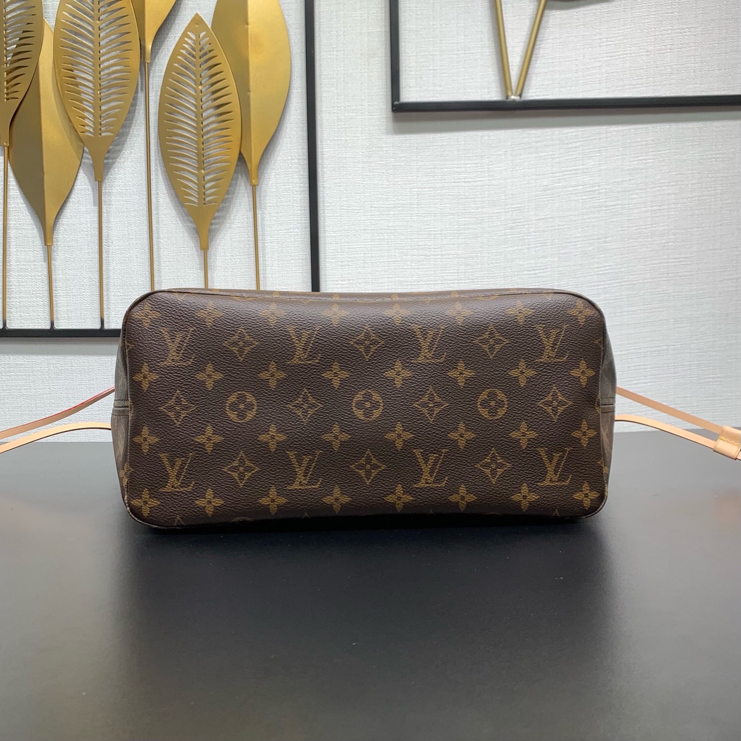 【顶级原单】 款号：M46975（钢扣）        本款 Neverfull 中号托特包为柔软 Monogram 帆