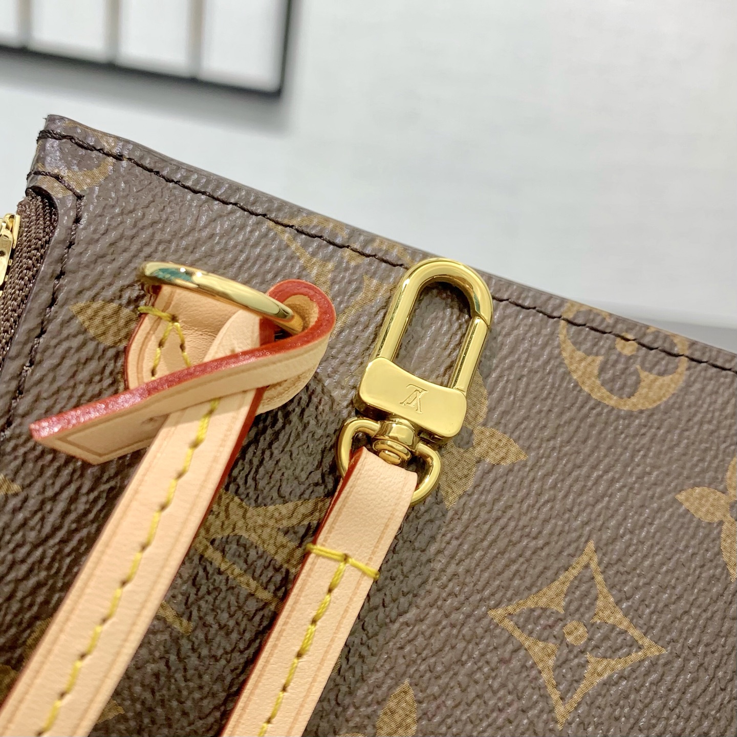 【顶级原单】 款号：M46975（钢扣）        本款 Neverfull 中号托特包为柔软 Monogram 帆