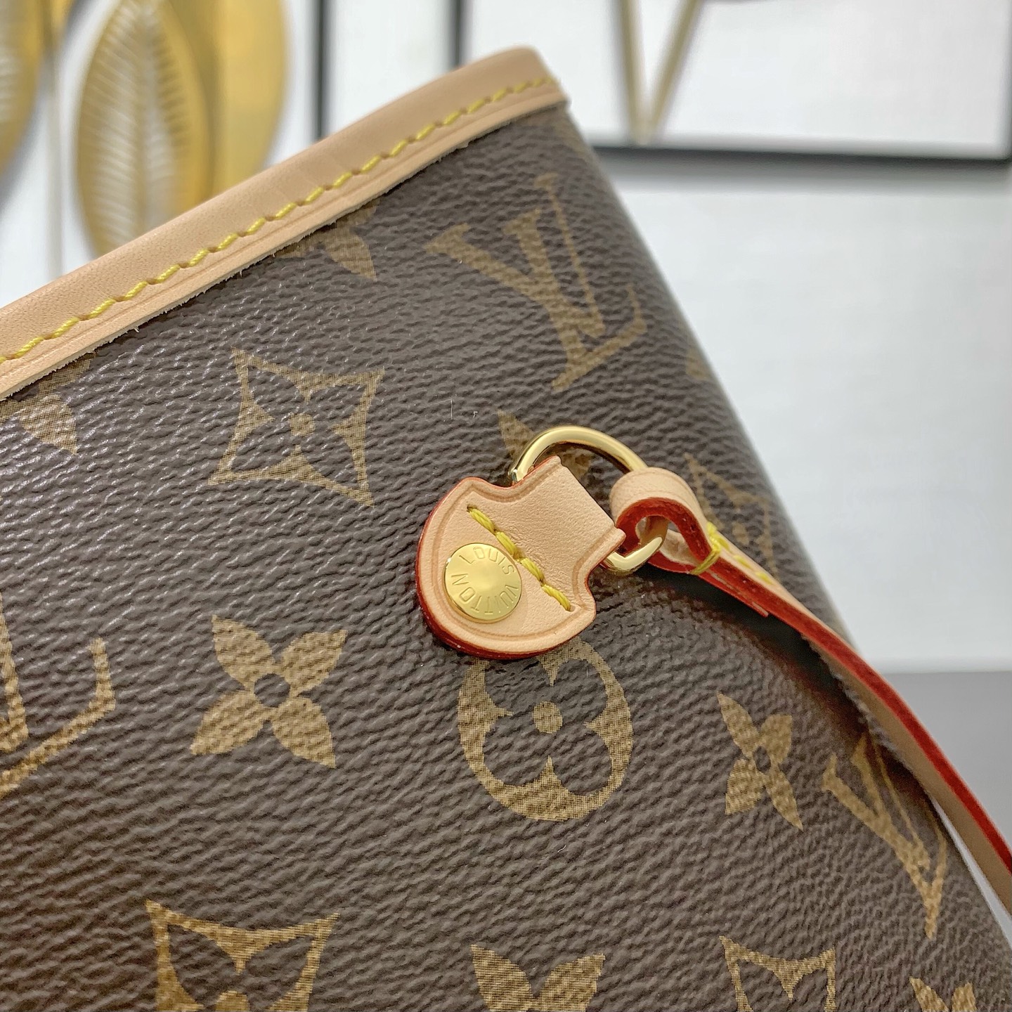 【顶级原单】 款号：M46975（钢扣）        本款 Neverfull 中号托特包为柔软 Monogram 帆