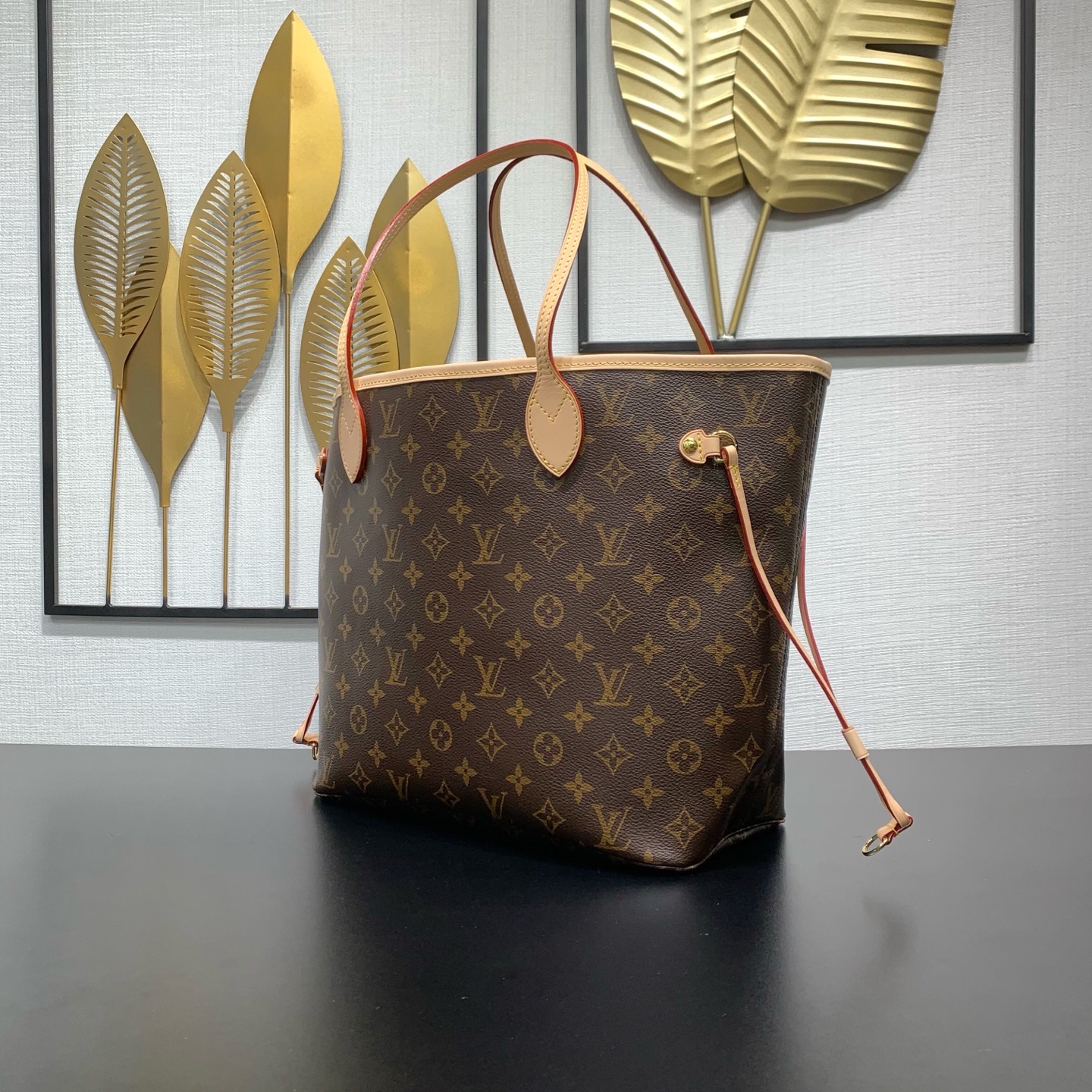 【顶级原单】 款号：M46975（钢扣）        本款 Neverfull 中号托特包为柔软 Monogram 帆