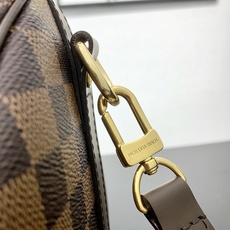 【顶级原单】 款号:N40590 钢扣 Speedy 系列手袋原为 1930 年代的旅行者而设计,以此之名致敬 【顶级原单】 款号:N40590 钢扣 Speedy 系列手袋原为 1930 年代的旅行者而设计,以此之名致敬