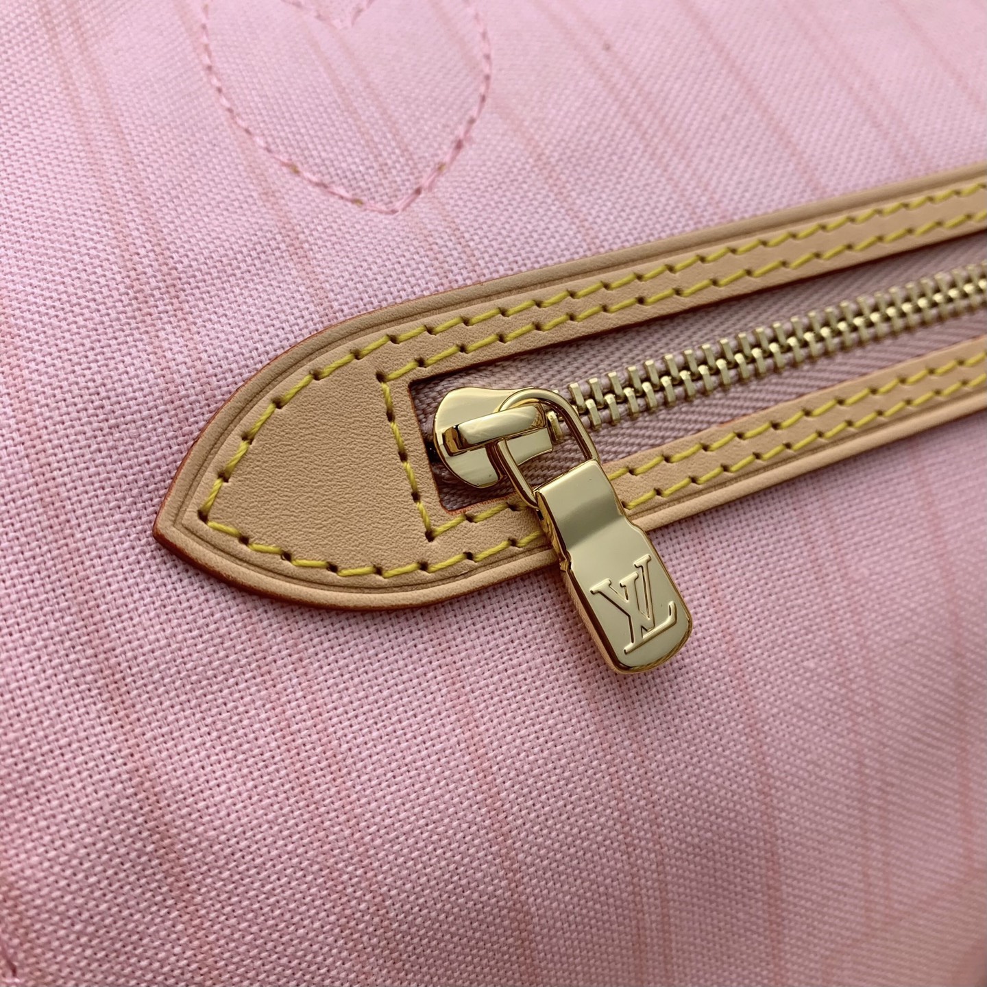 【顶级原单】 款号：N40601 钢扣        本款 Neverfull 大号托特包为 Damier Azur 帆