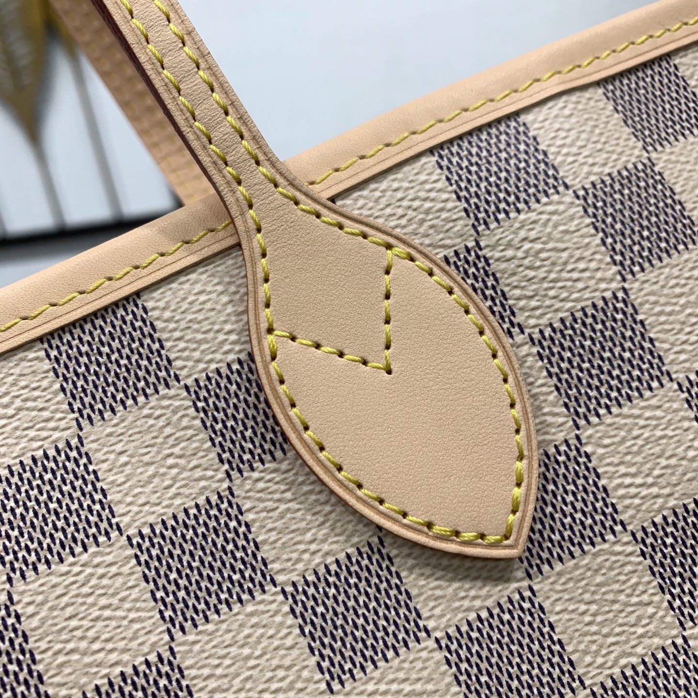 【顶级原单】 款号：N40603 钢扣        本款 Neverfull 中号托特包为 Damier Azur 帆