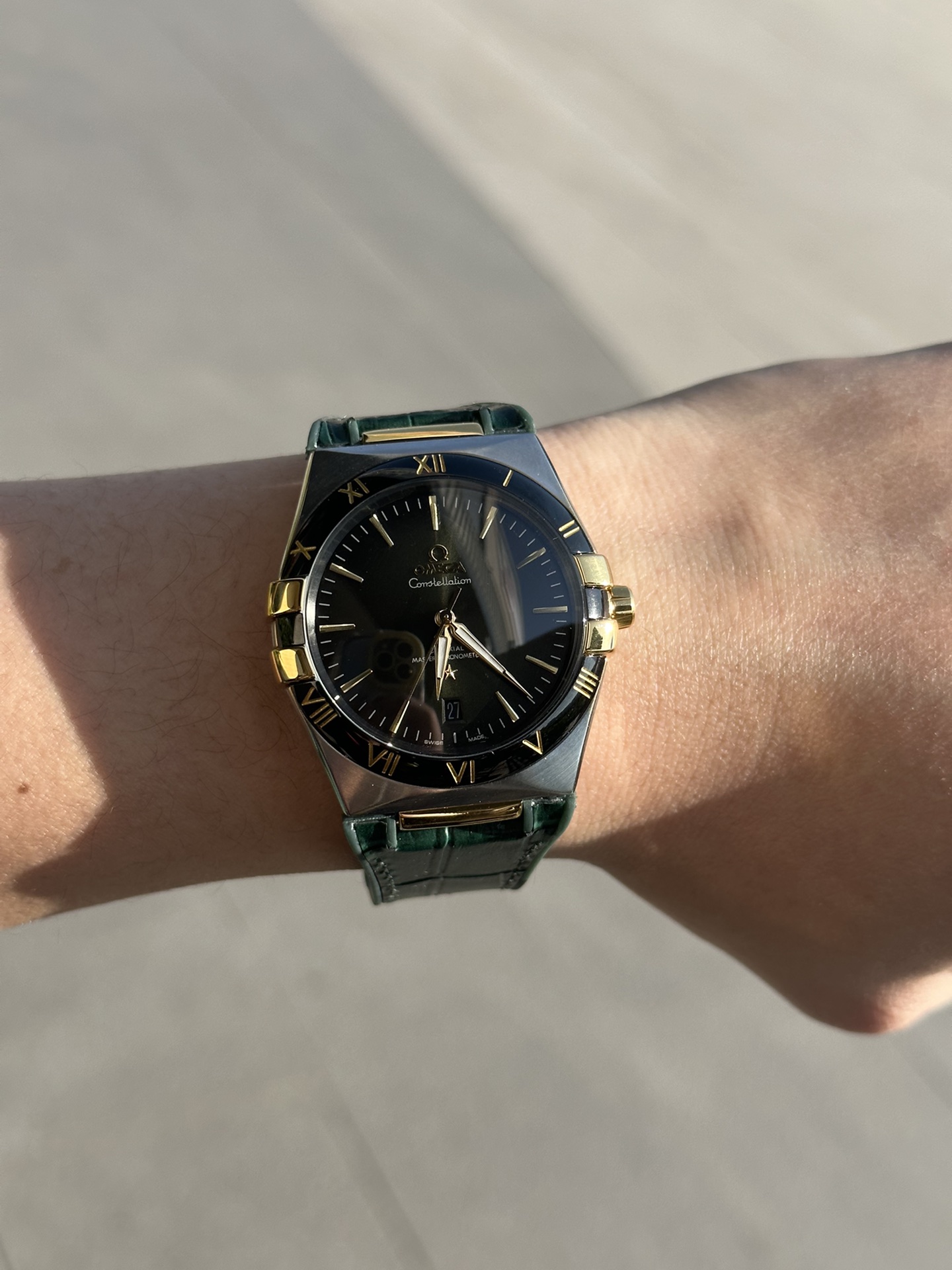 💰240📸
欧米茄ΩOMEGA
间金绿盘💚
星座五代系列
型号131.23.41
公价￥81300
全自动机械机芯 直径41MM