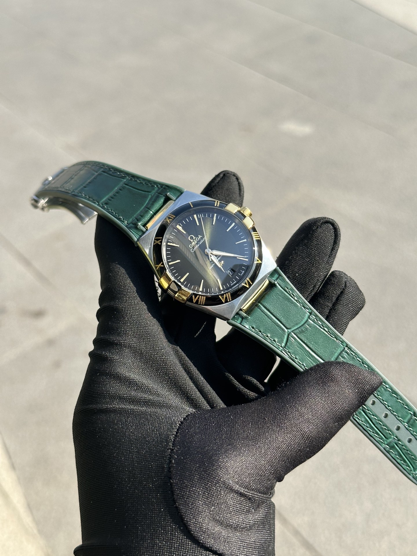💰240📸
欧米茄ΩOMEGA
间金绿盘💚
星座五代系列
型号131.23.41
公价￥81300
全自动机械机芯 直径41MM