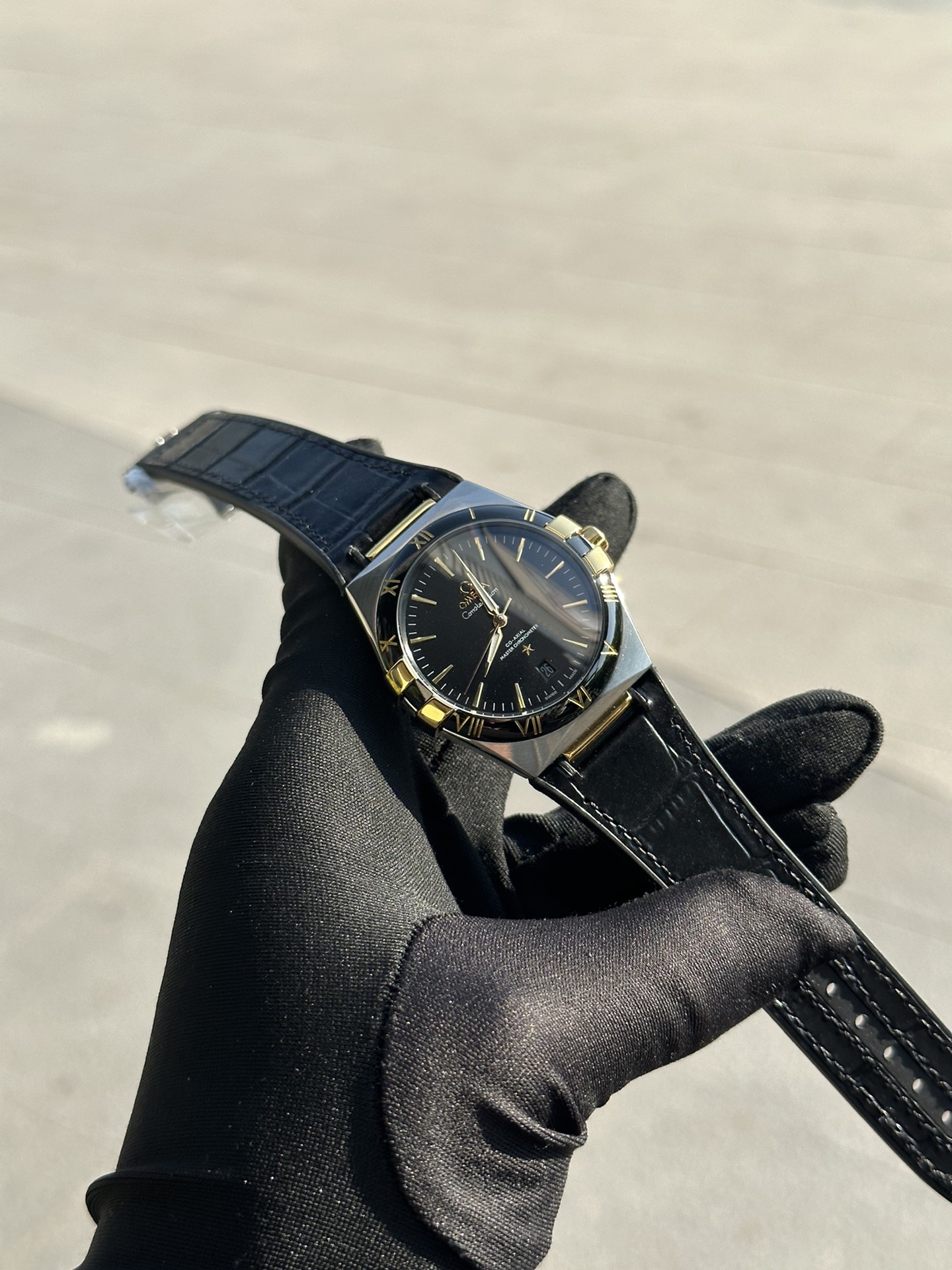 💰240📸
欧米茄ΩOMEGA
间金黑盘🖤
星座五代系列
型号131.23.41
公价￥81300
全自动机械机芯 直径41MM