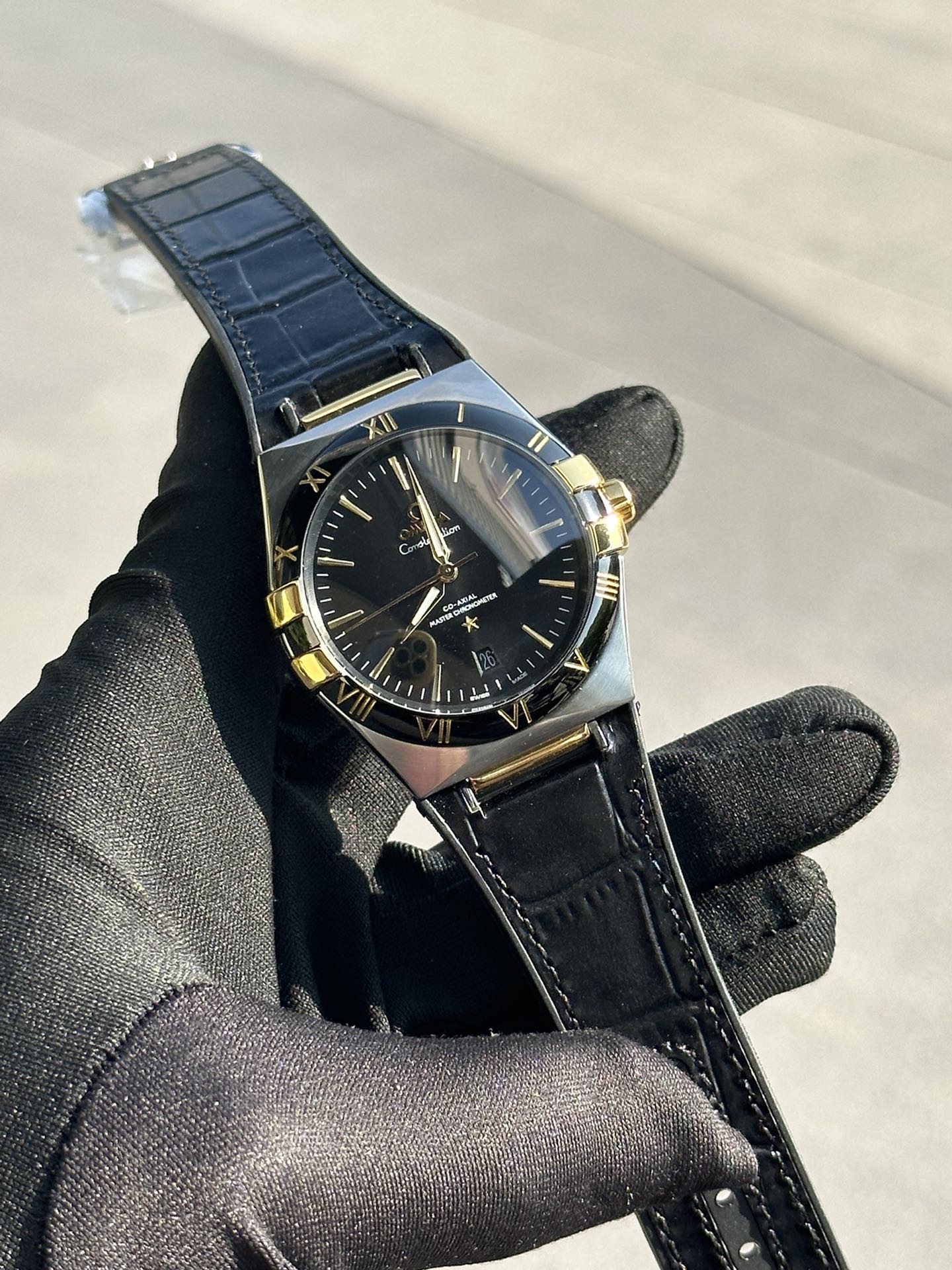 💰240📸
欧米茄ΩOMEGA
间金黑盘🖤
星座五代系列
型号131.23.41
公价￥81300
全自动机械机芯 直径41MM