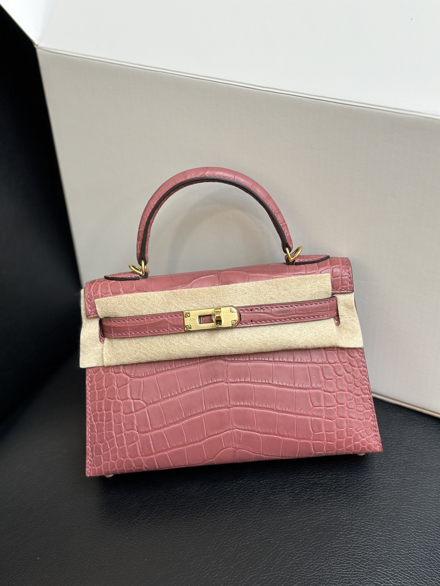 NO:699878,Kelly mini second generation 19CM. American crocodile dry rose in stock imported hc water dyed American crocodile top hand sewing wax thread, Hermes, hermes, Hermes,19860909Kelly mini二代19CM.美洲鳄 干枯玫瑰现货 进口hc水染美洲鳄顶级手缝蜡线,爱马仕,hermes,Hermes,,Bag